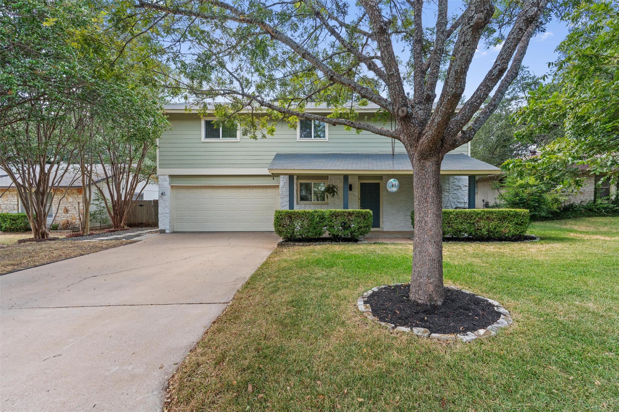 Listing photo 1 of 4111  Everest Ln