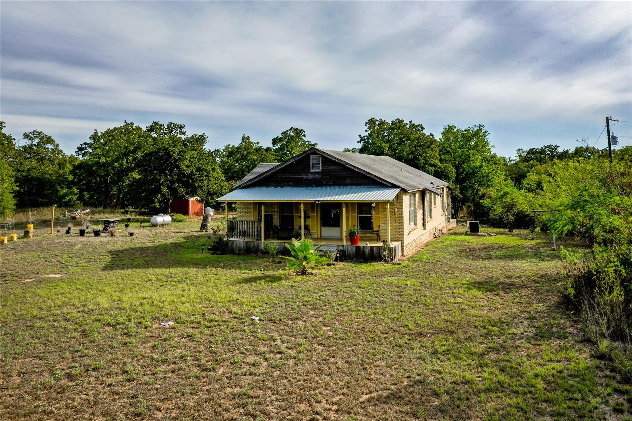 Listing photo 1 of 120  James Hoskins Ln