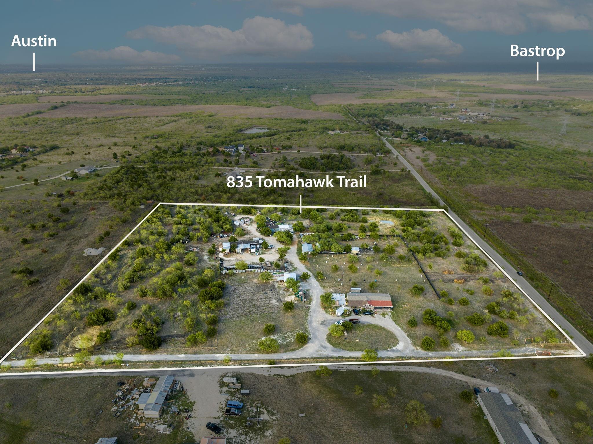 Listing photo 1 of 835  Tomahawk Trl