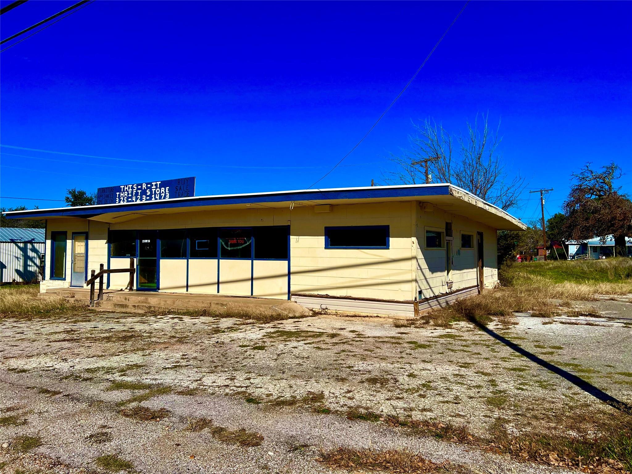 Listing photo 1 of 220  HWY 261 None