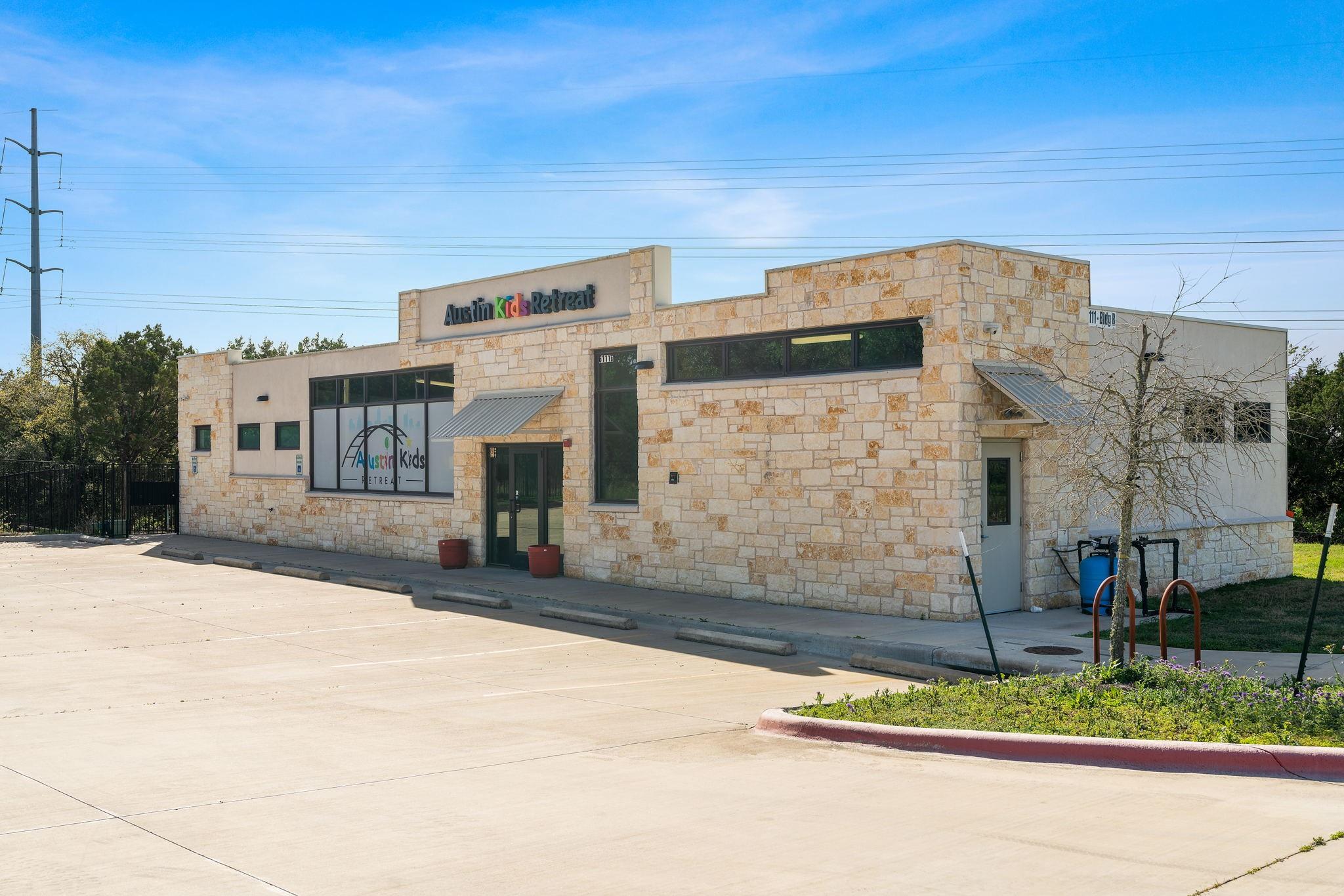 Listing photo 1 of 6111 N FM 620 Rnch