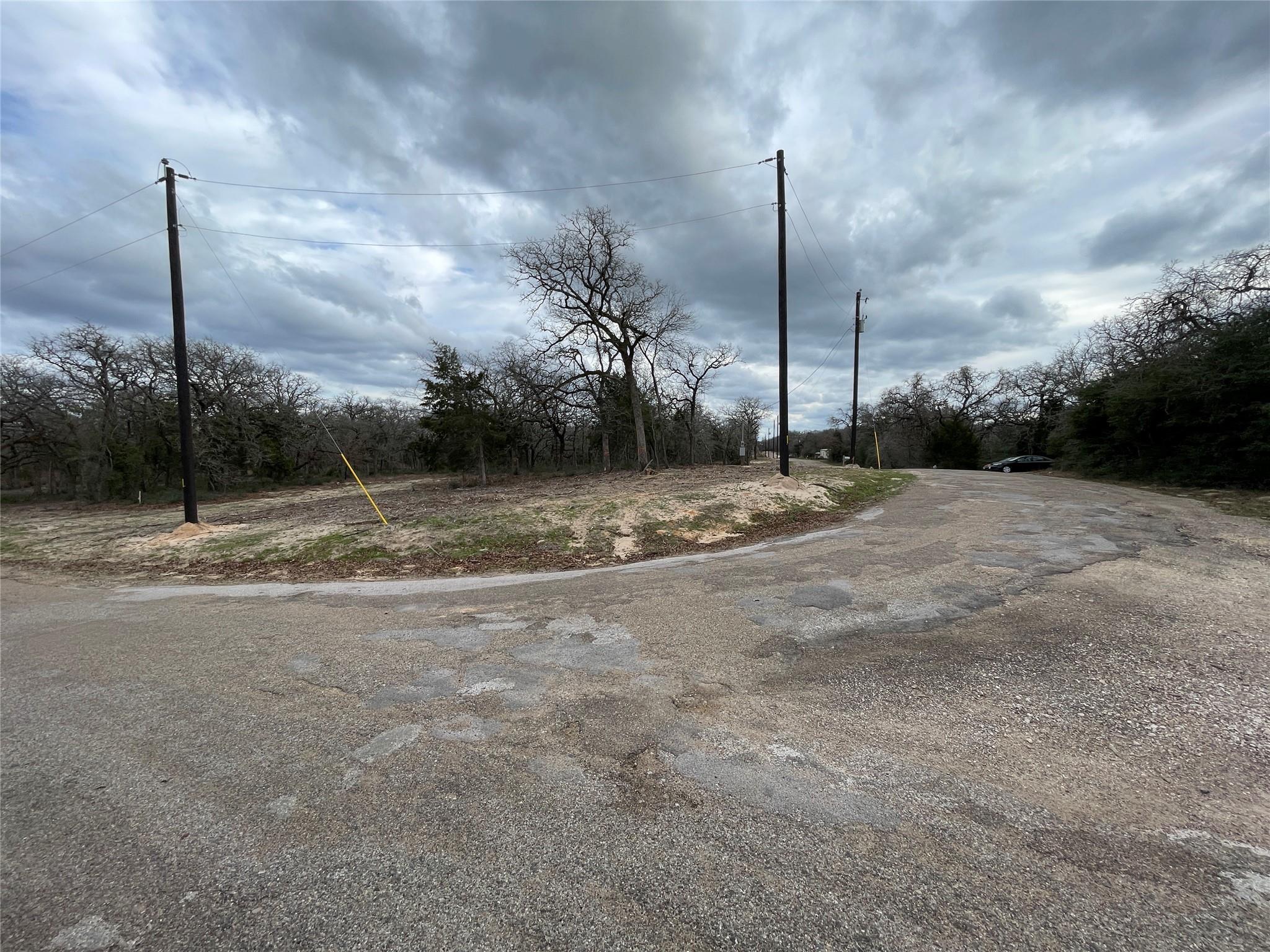 Listing photo 1 of 1280  Cypress Trail Loop