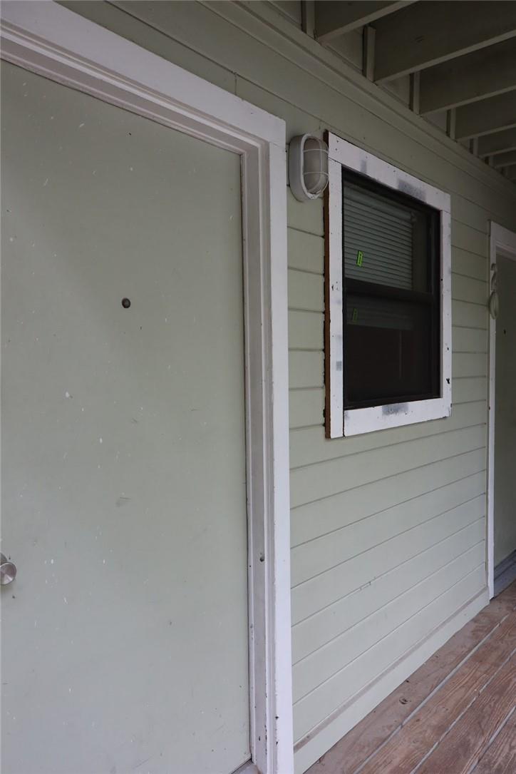 Listing photo 1 of 1600  West Ave  #19