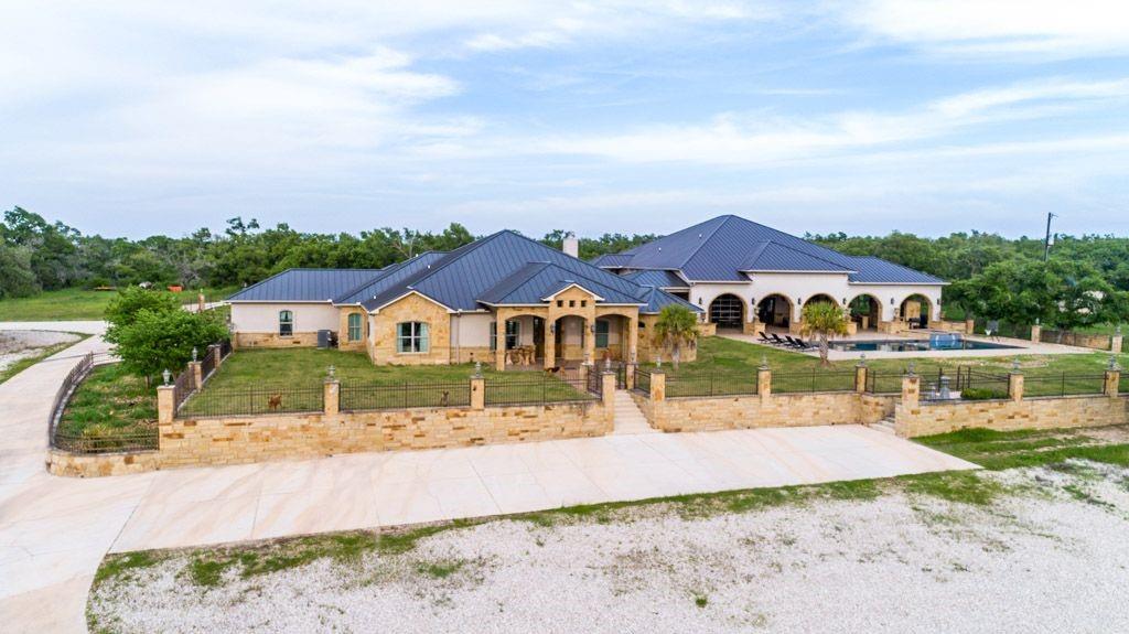 Listing photo 1 of 761  Allison Ln
