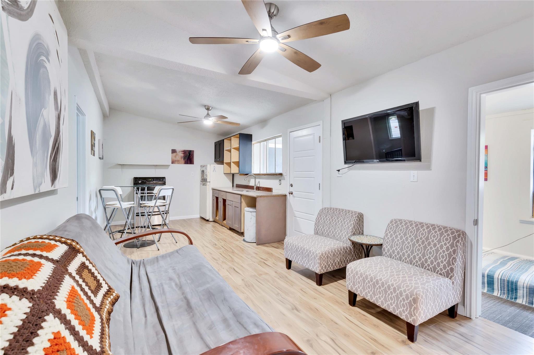 Listing photo 1 of 2103  Chaparral Park Rd  #D