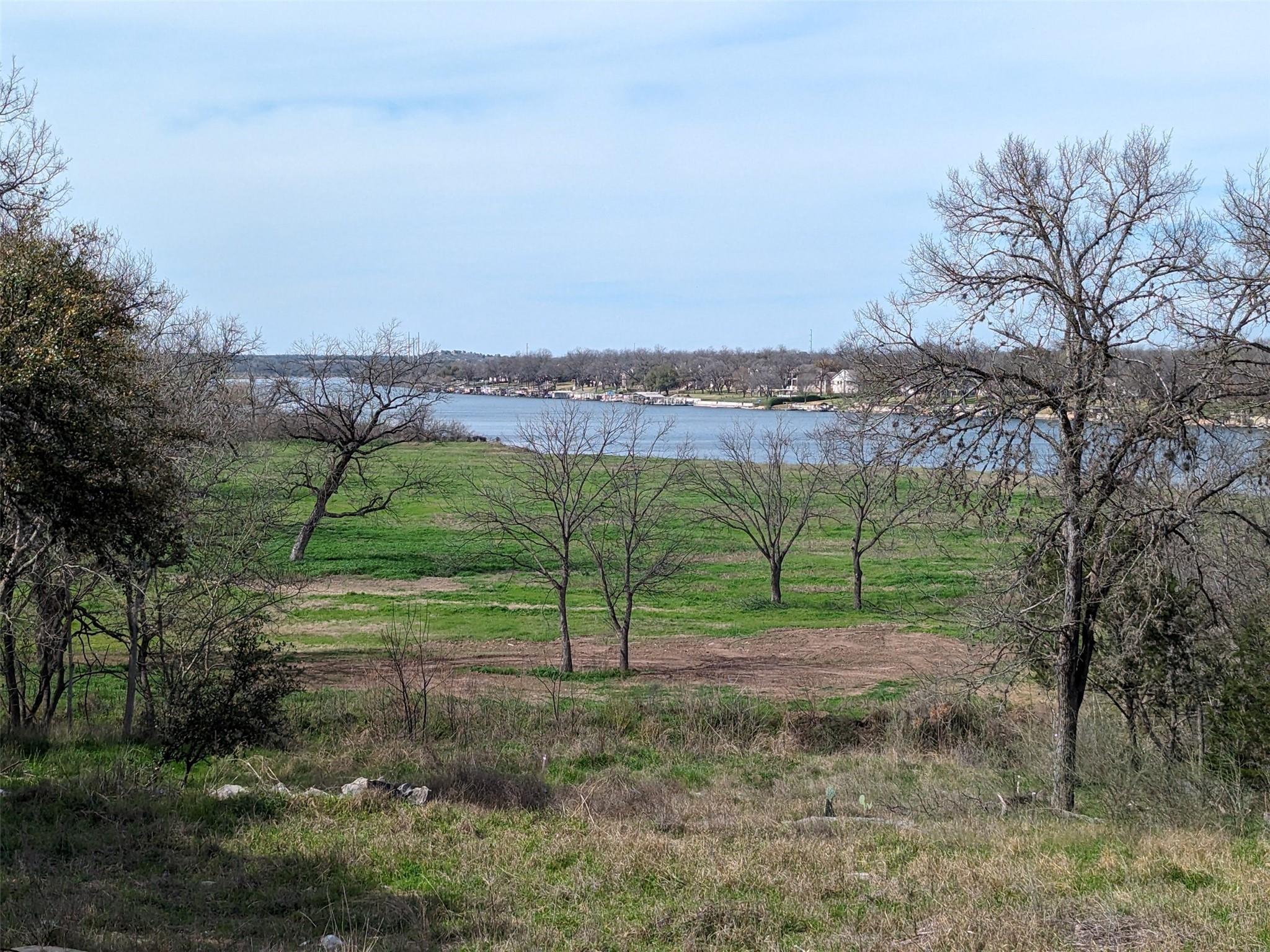 Listing photo 1 of 1902 W Fm 2147 Rd