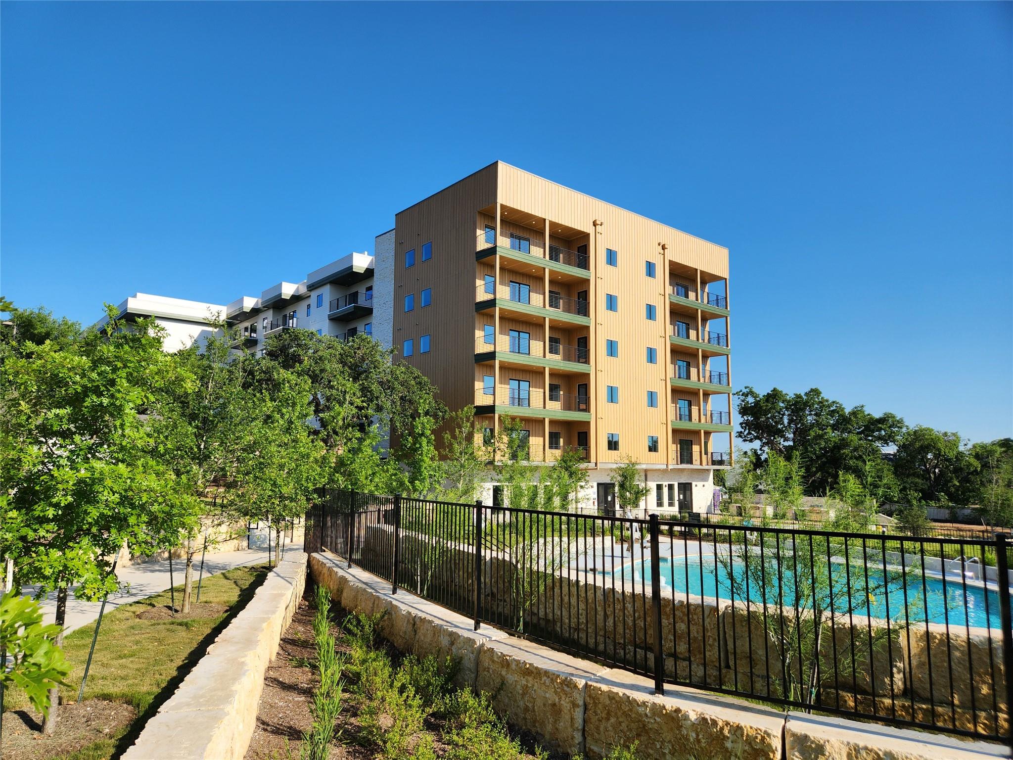 Listing photo 1 of 4802 S Congress Ave  #208