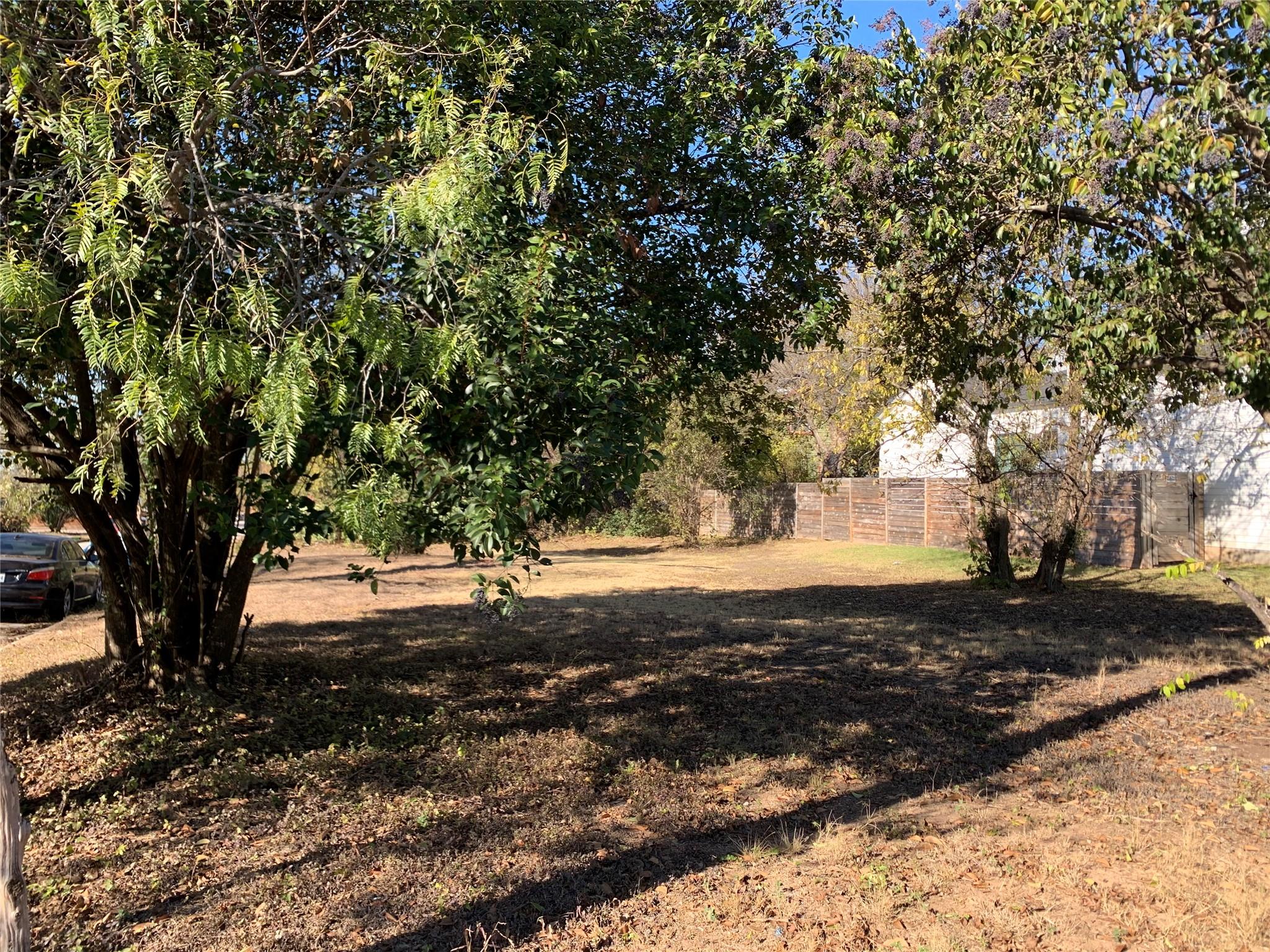 Listing photo 1 of 1600  Walnut Ave