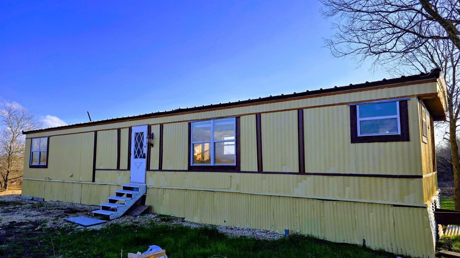 Listing photo 1 of 18509  Blake Manor Rd