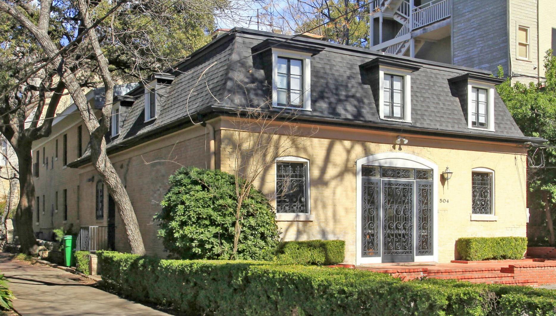 Listing photo 1 of 504 W 7th St