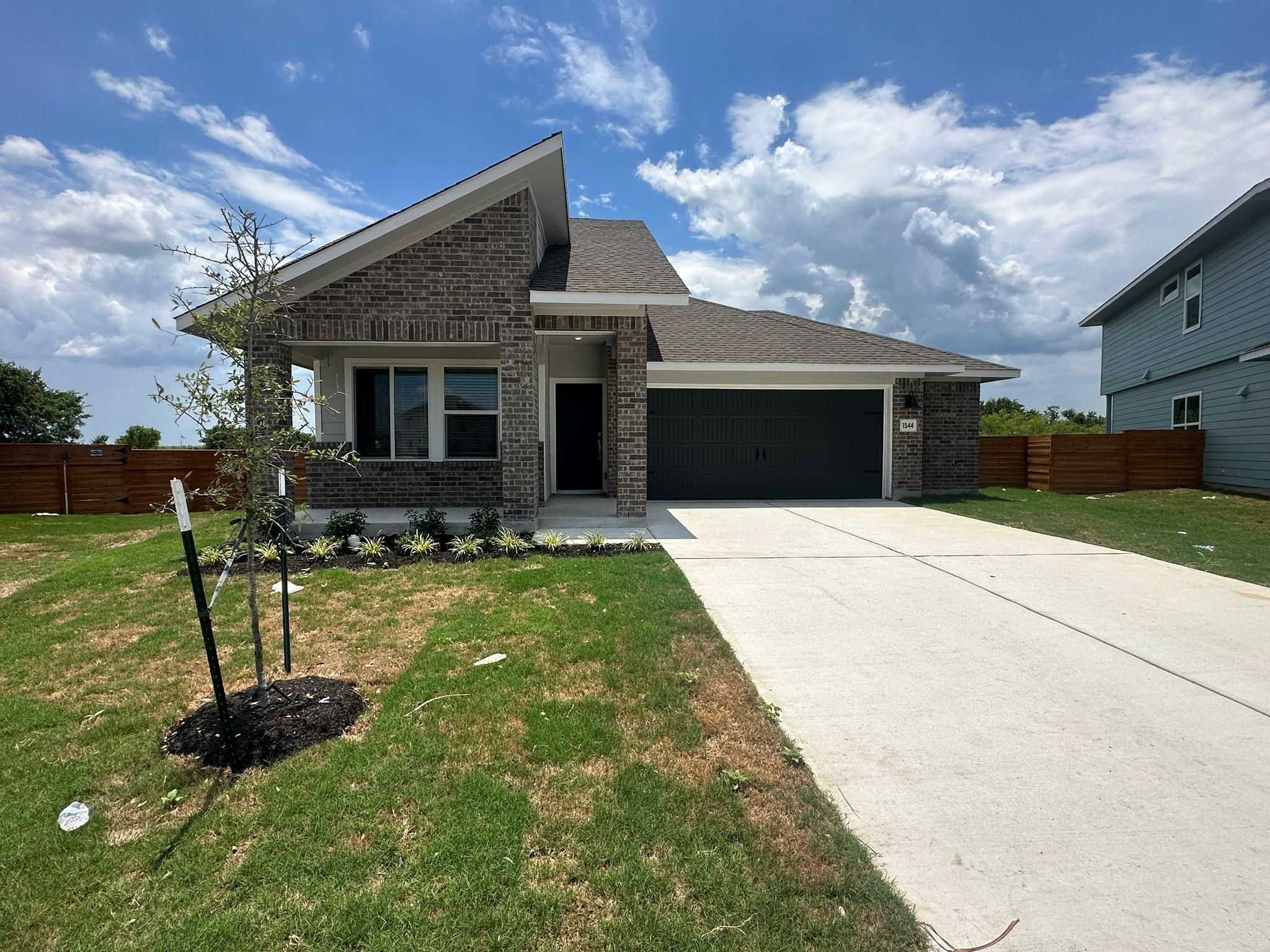 Listing photo 1 of 1544  Marley None