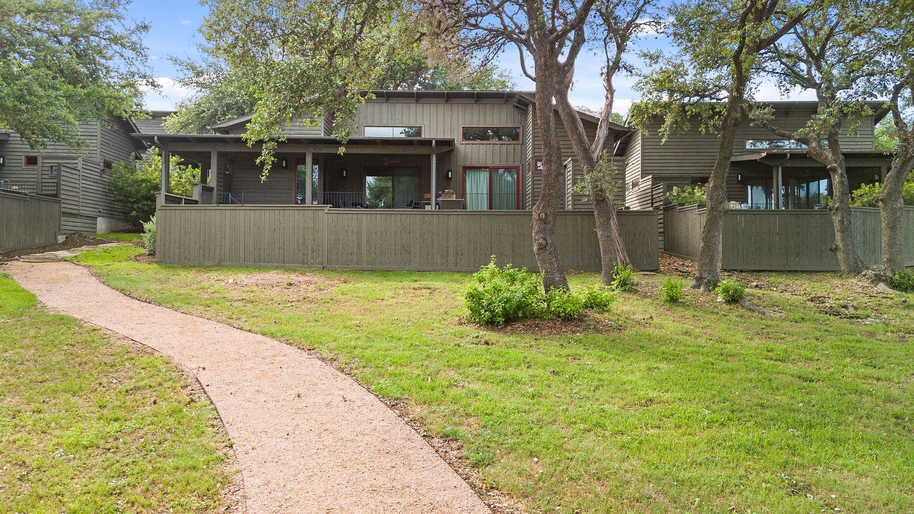 Listing photo 1 of 2113  Barbaro Way  #15