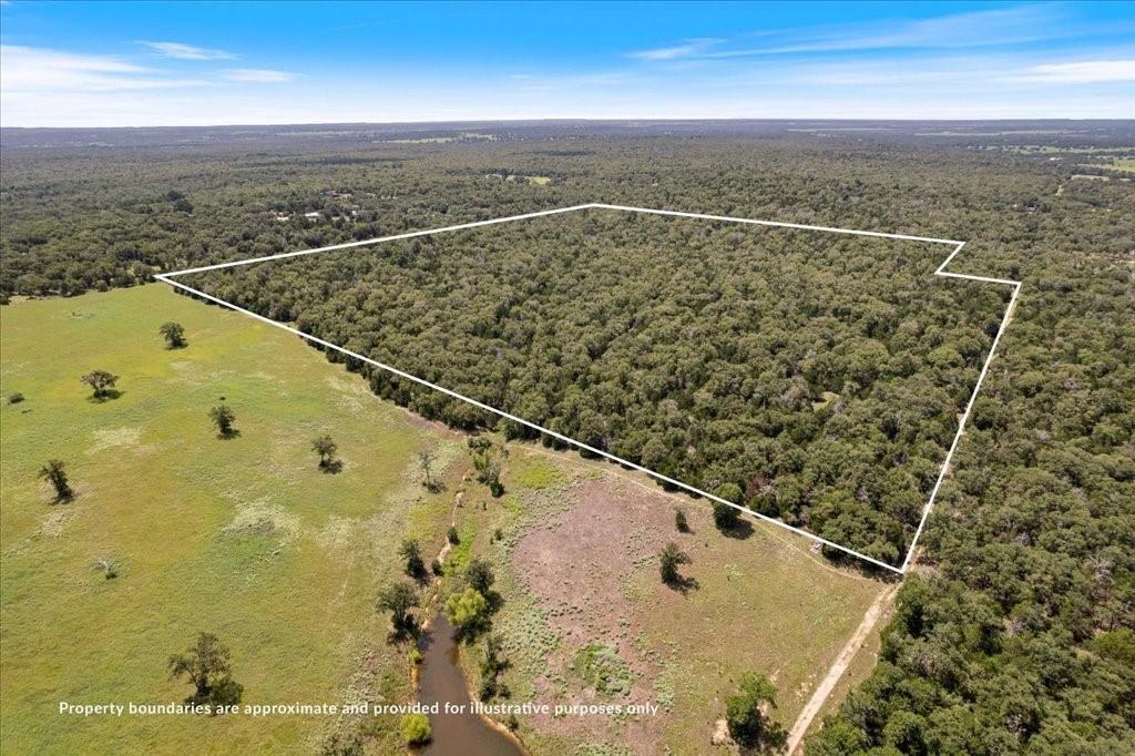 Listing photo 1 of 000  Hidden Oaks Ln