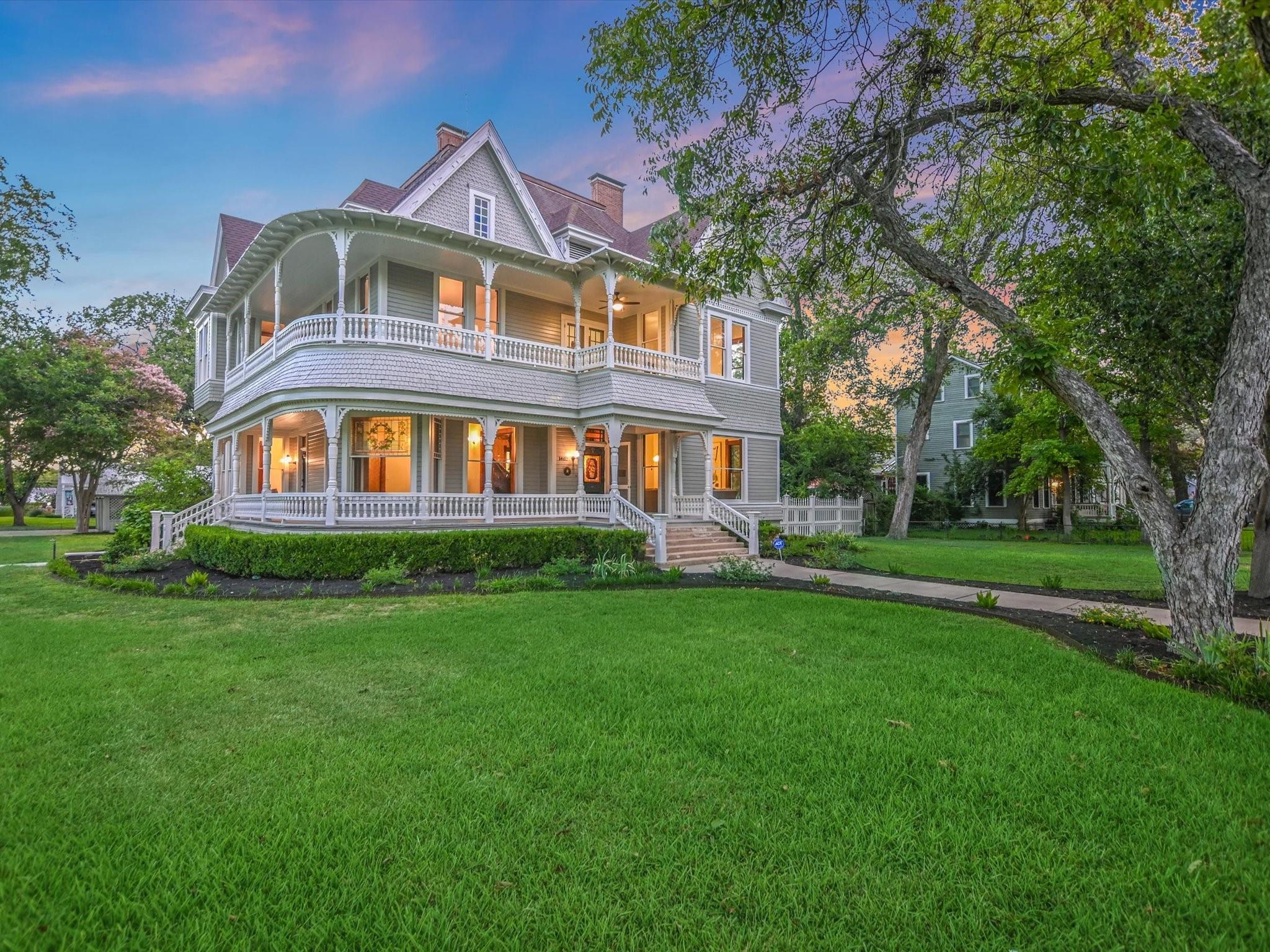 Listing photo 1 of 1402  Church St