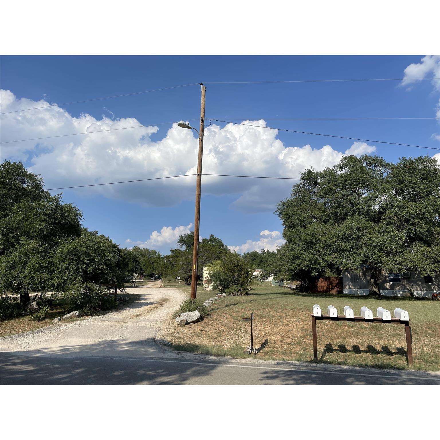 Listing photo 1 of 4747  Eck Ln