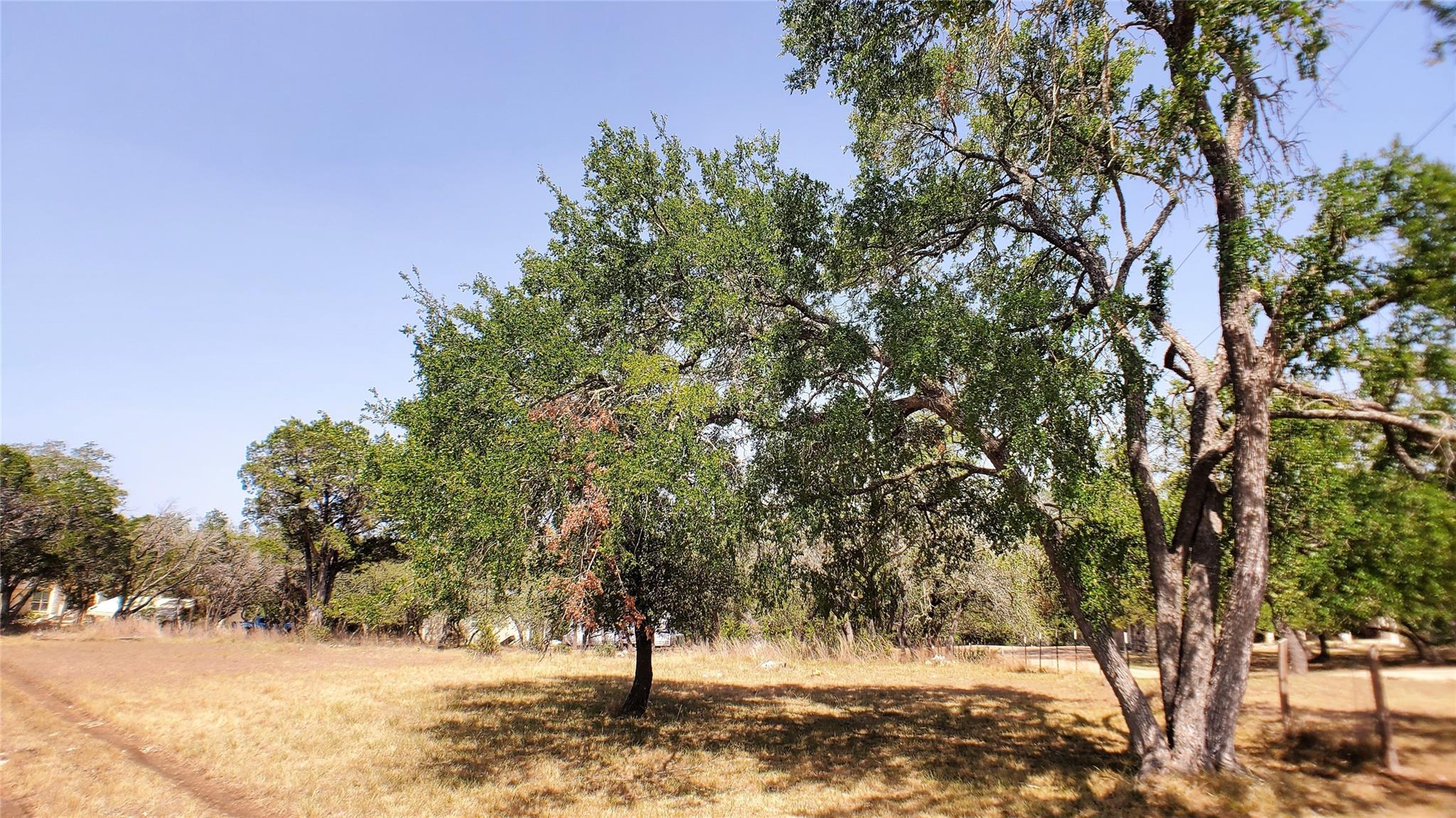 Listing photo 1 of 650  Beauchamp Rd