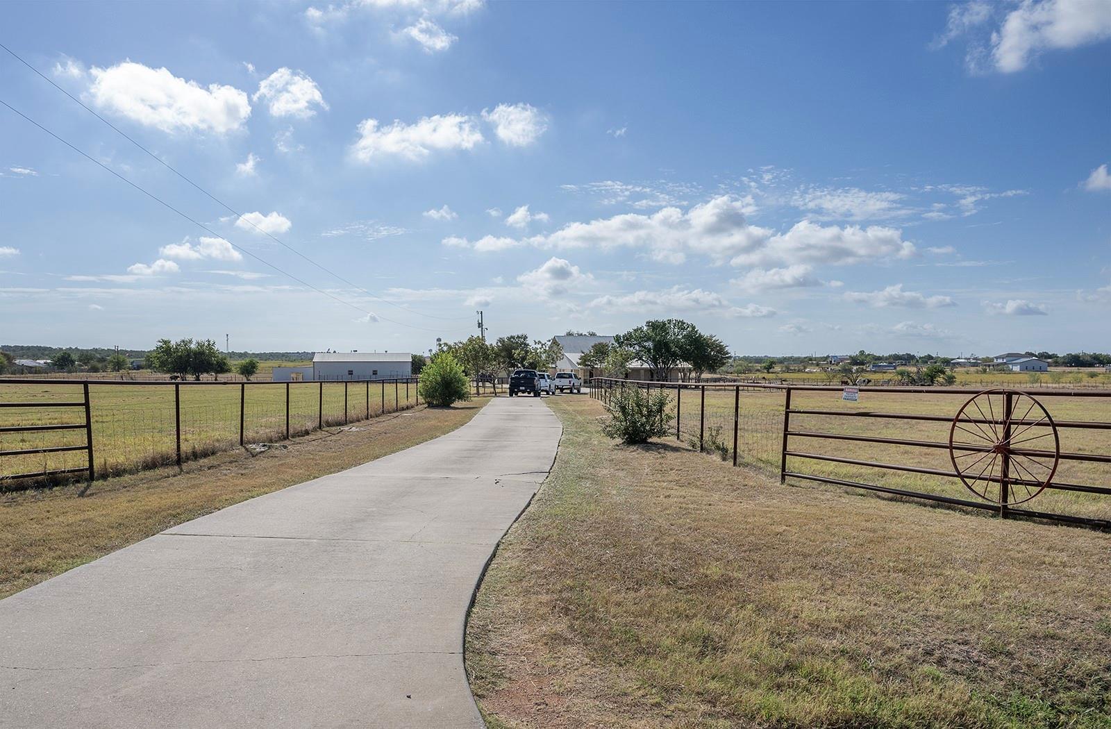 Listing photo 1 of 1833  County Road 305 None