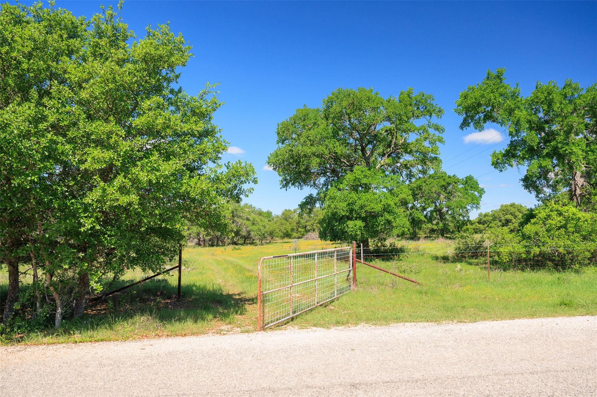 Listing photo 1 of 480  Blue Creek Dr
