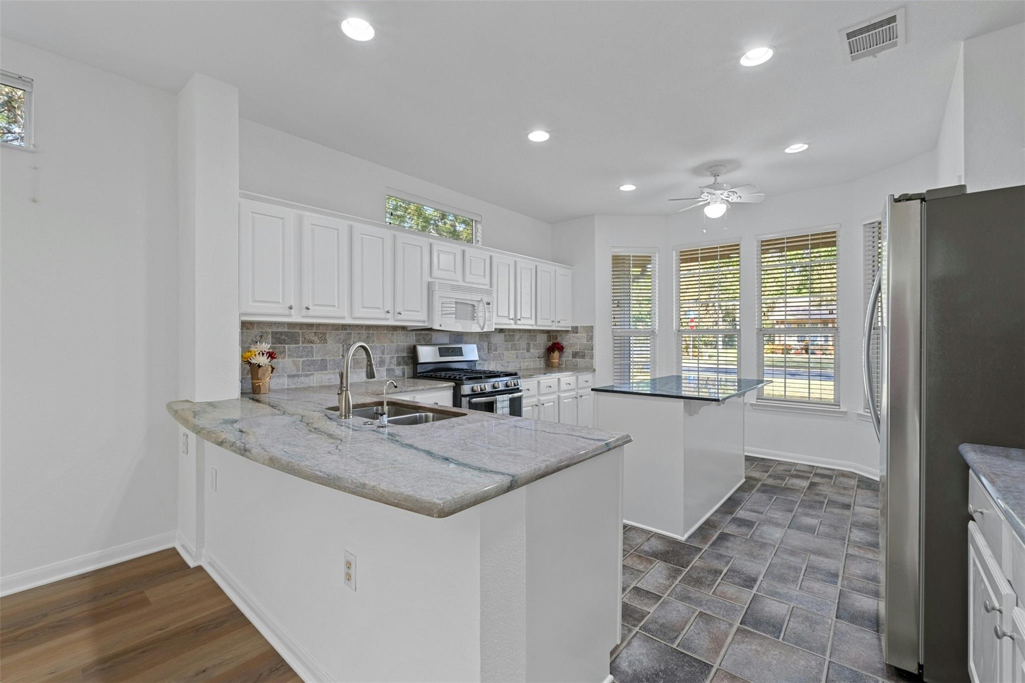 Listing photo 1 of 101  Buttercup Trl