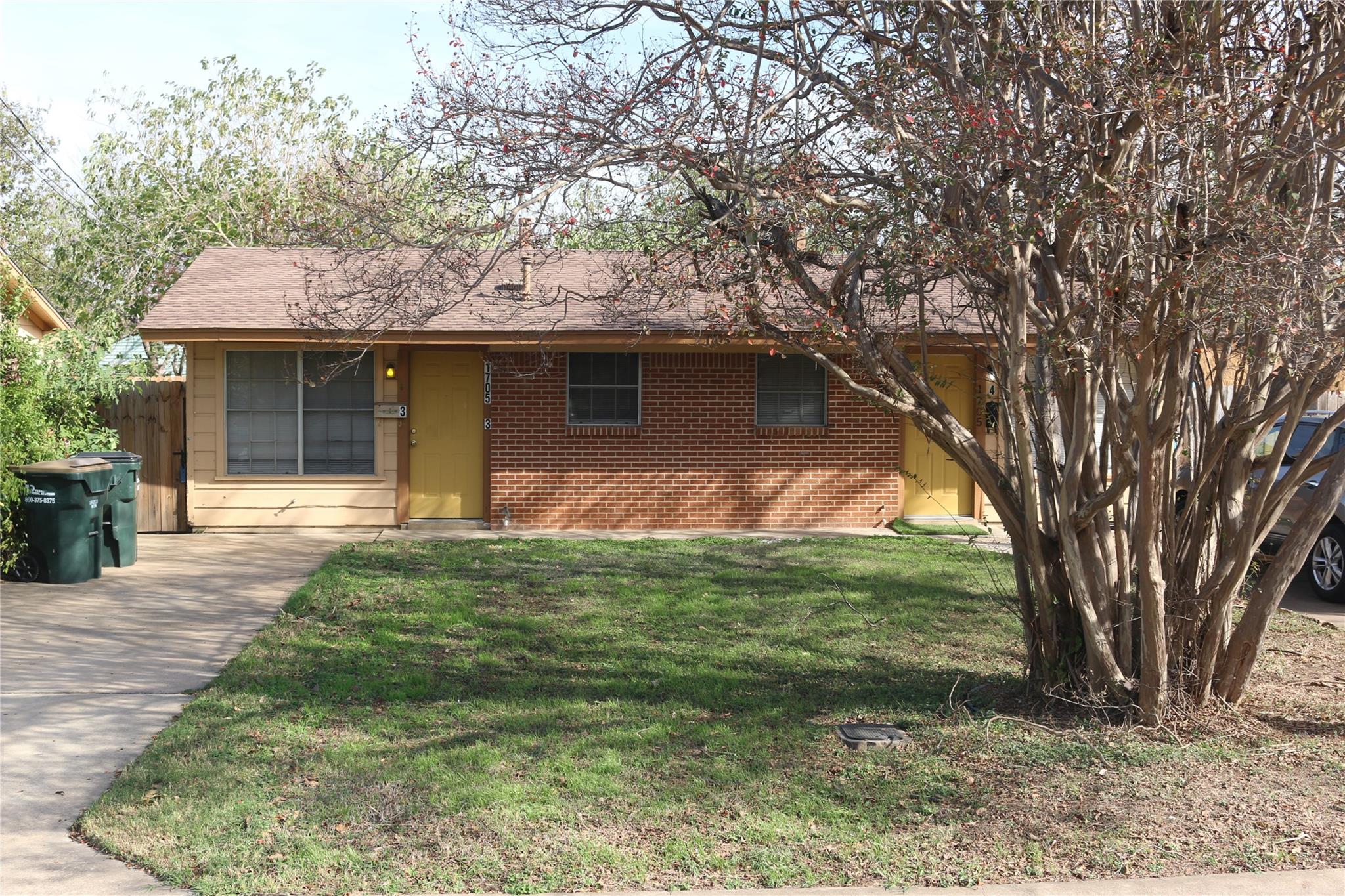 Listing photo 1 of 1705  Walnut St  #3