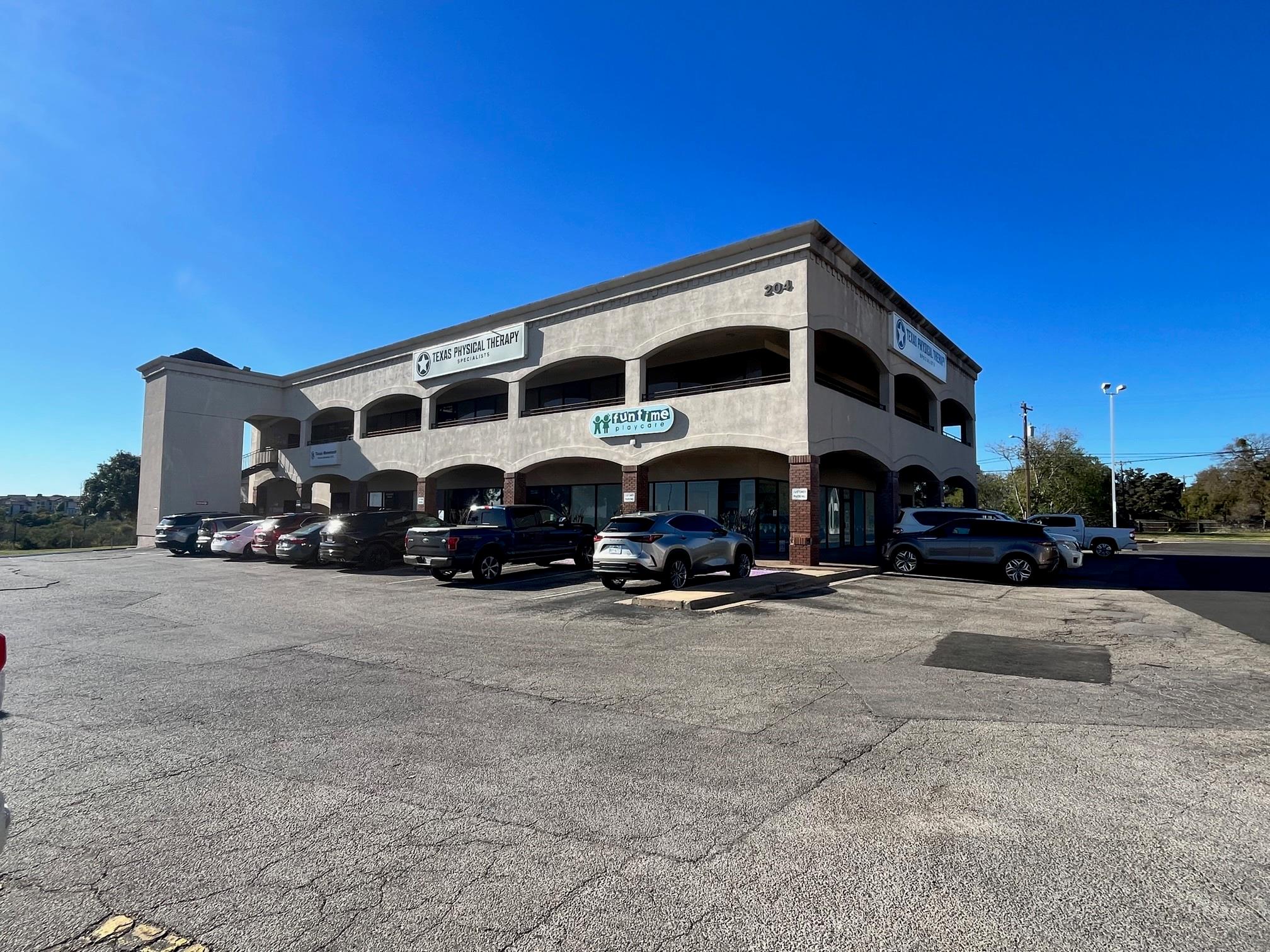 Listing photo 1 of 204 S Interstate 35 None