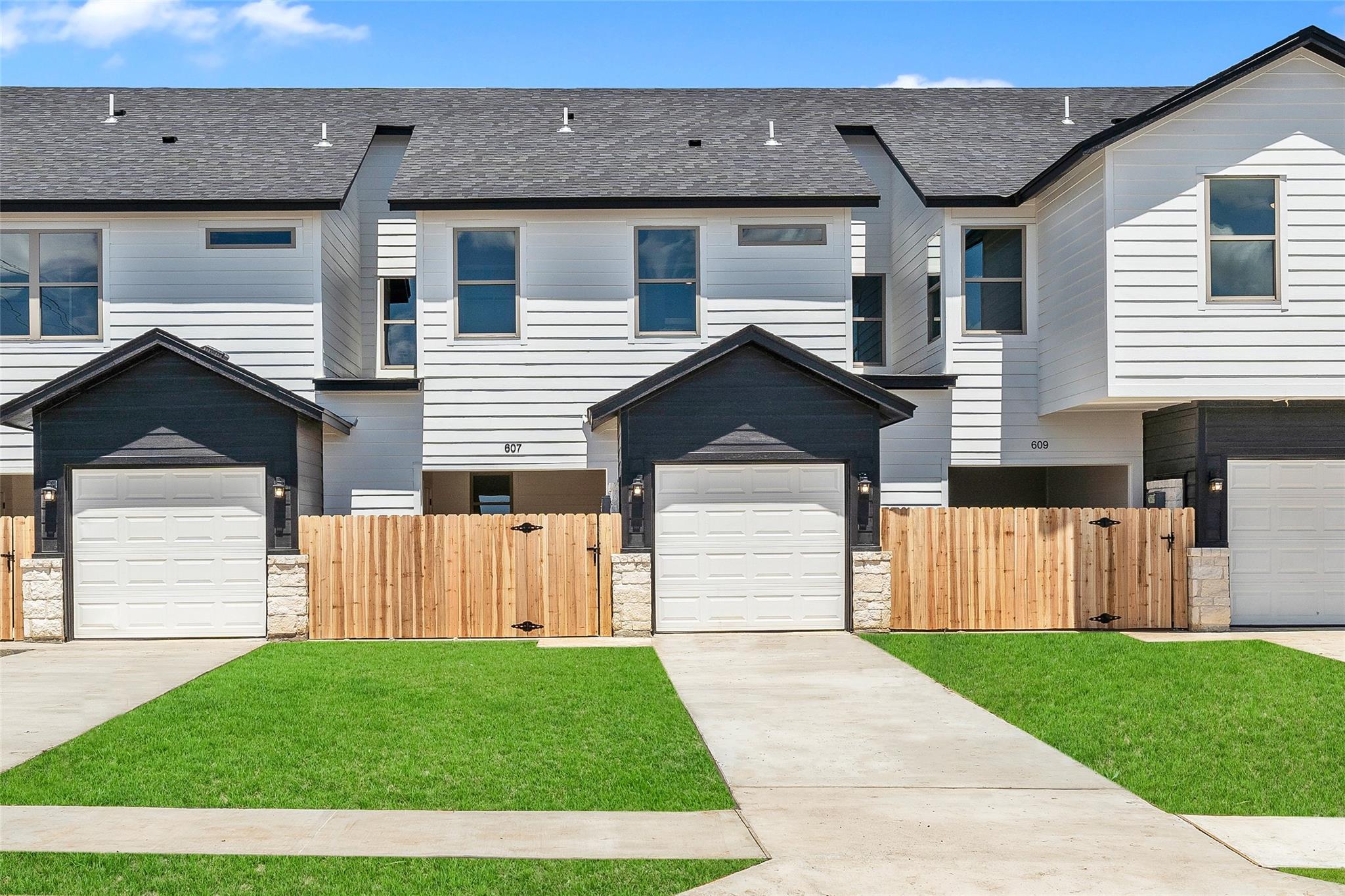 Listing photo 1 of 617  Meiomi Dr