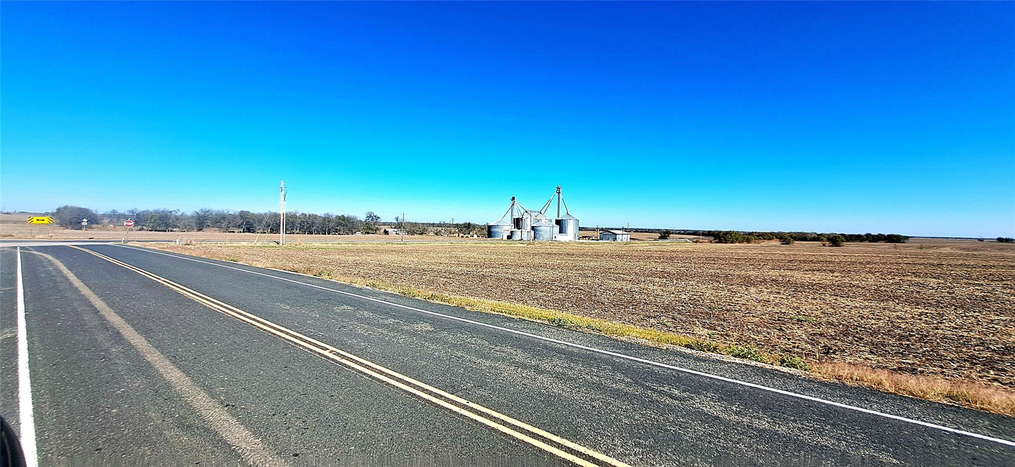 Listing photo 1 of 972  FM Hwy