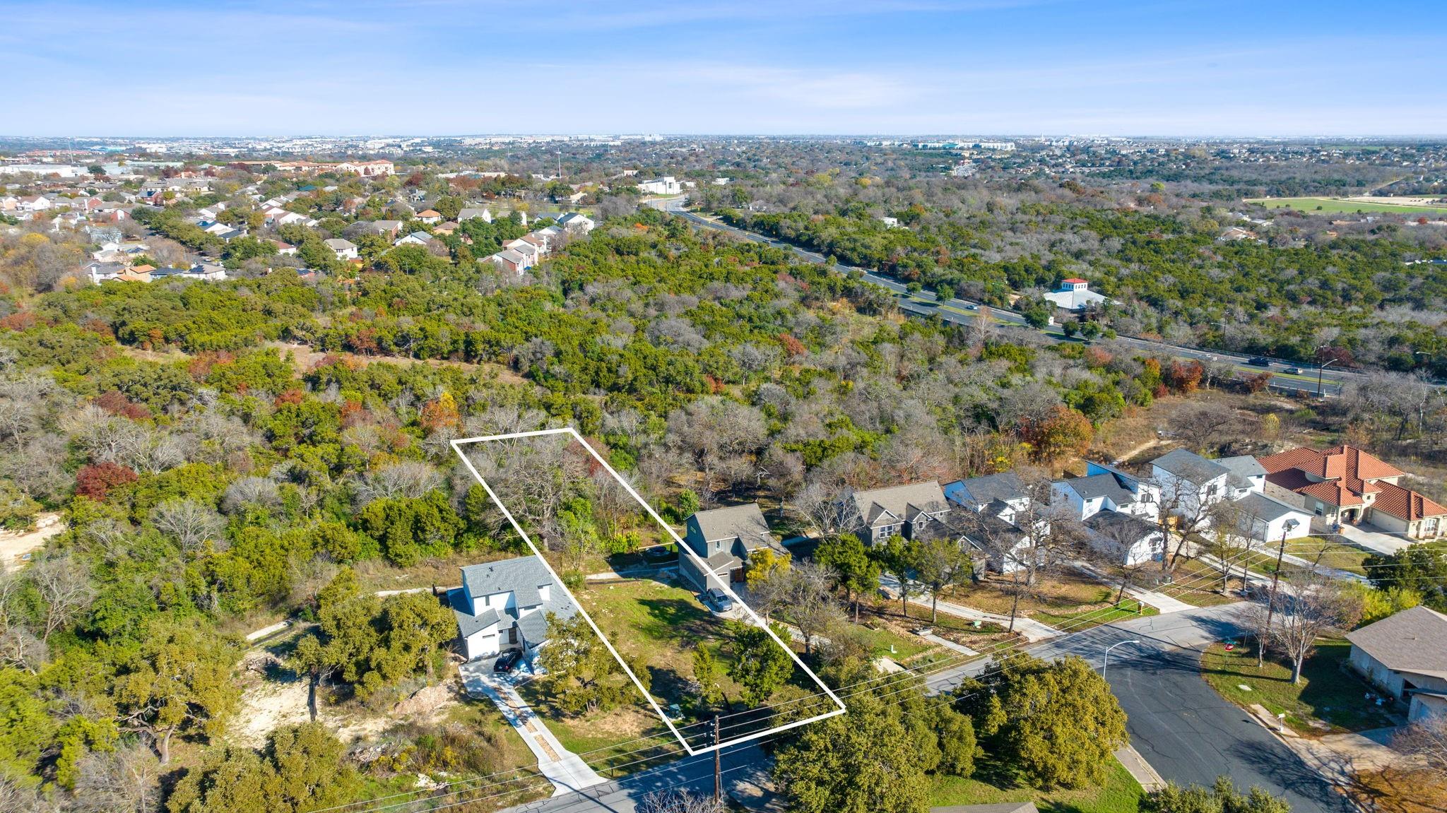 Listing photo 1 of 1316 E Applegate Dr
