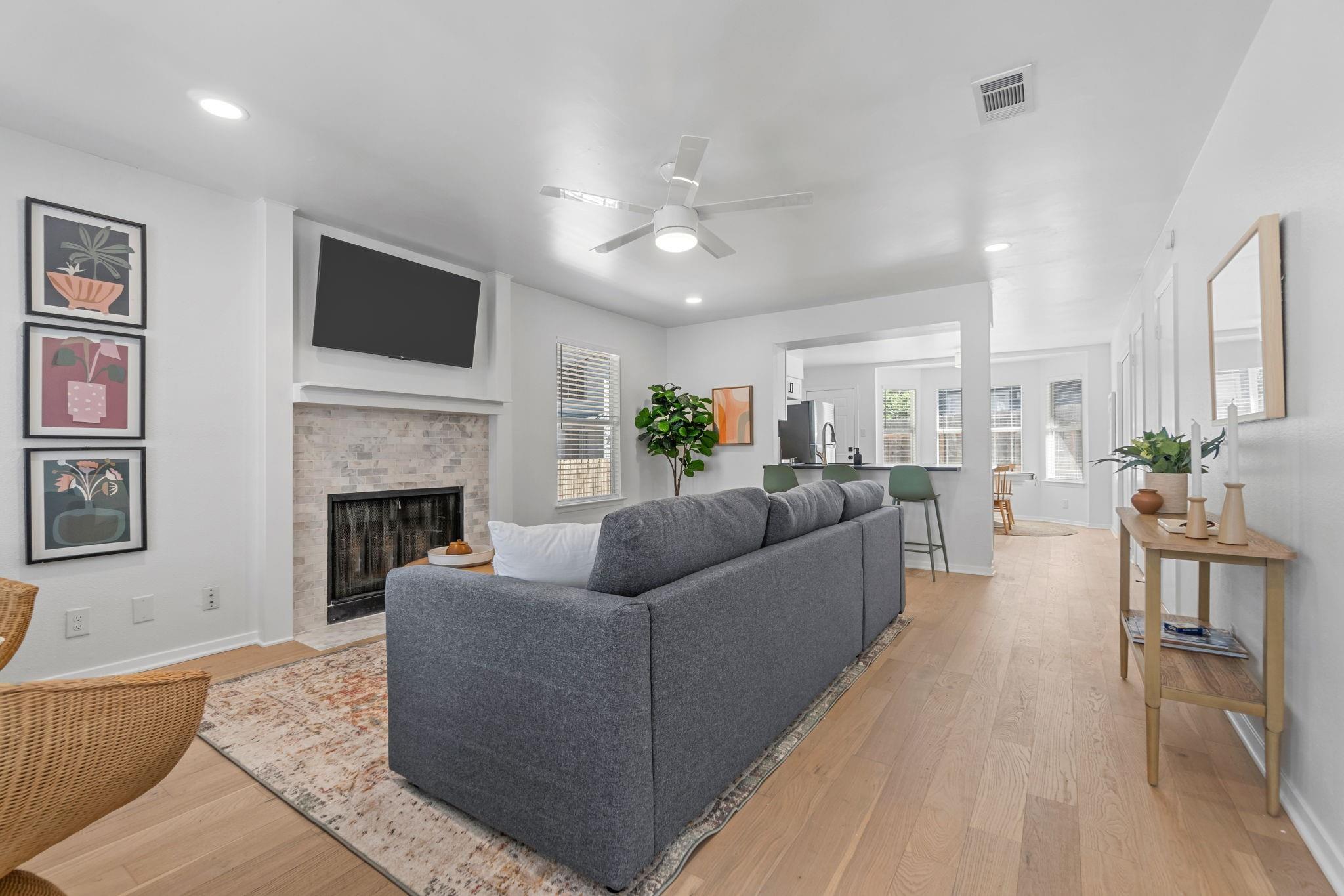 Listing photo 1 of 2101  Kirksey Dr  #A