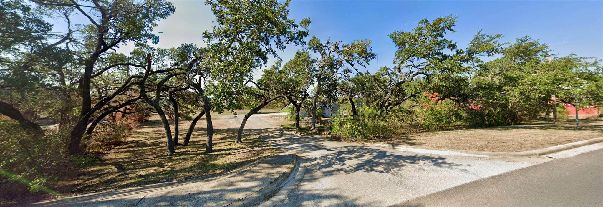 Listing photo 1 of 801 W Highway 290 None