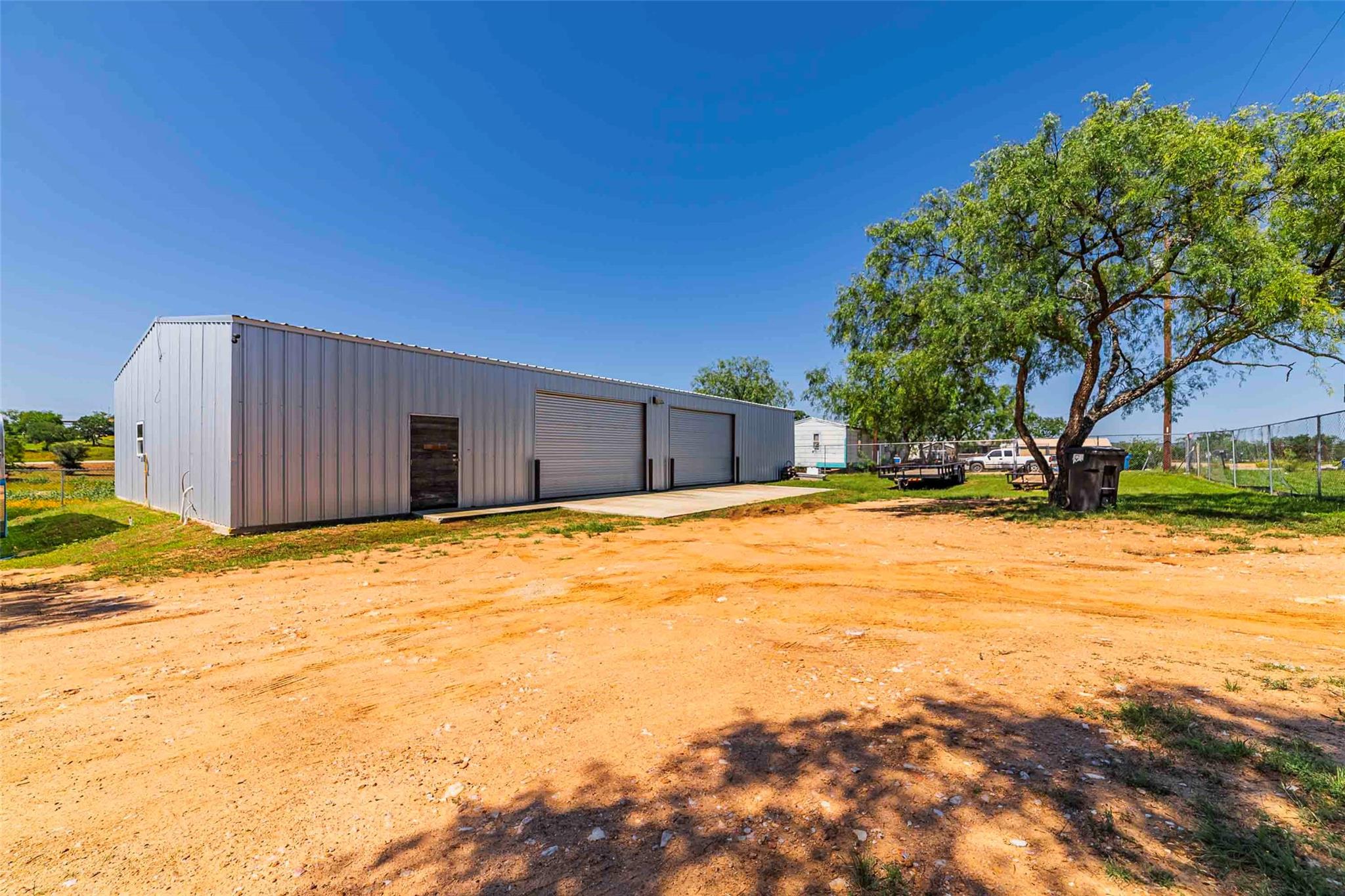 Listing photo 1 of 570  Poncho St