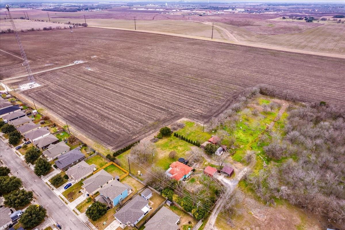 Listing photo 1 of 530  Continental Dr