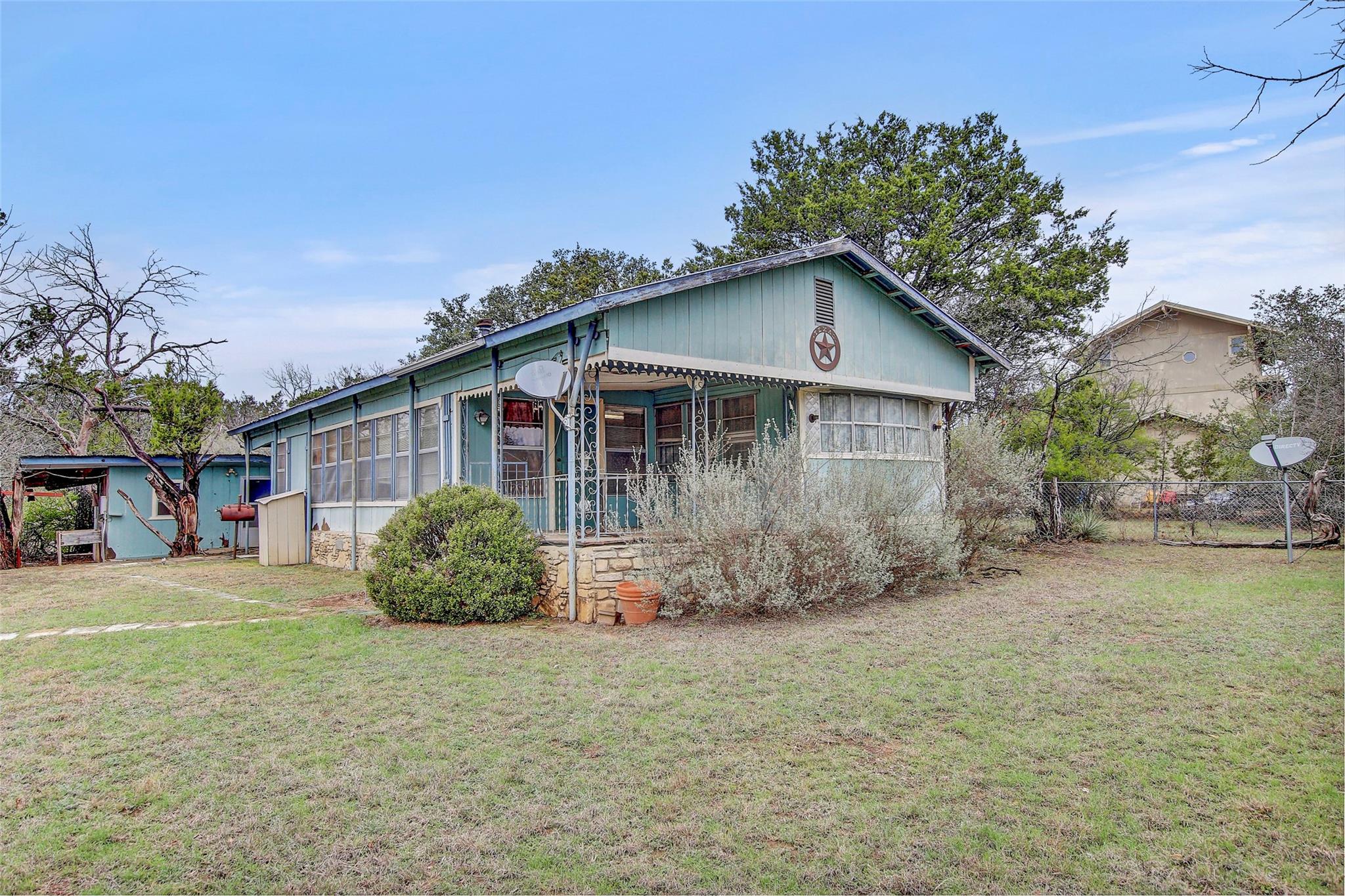 205  Singleton Dr 매물 사진 1
