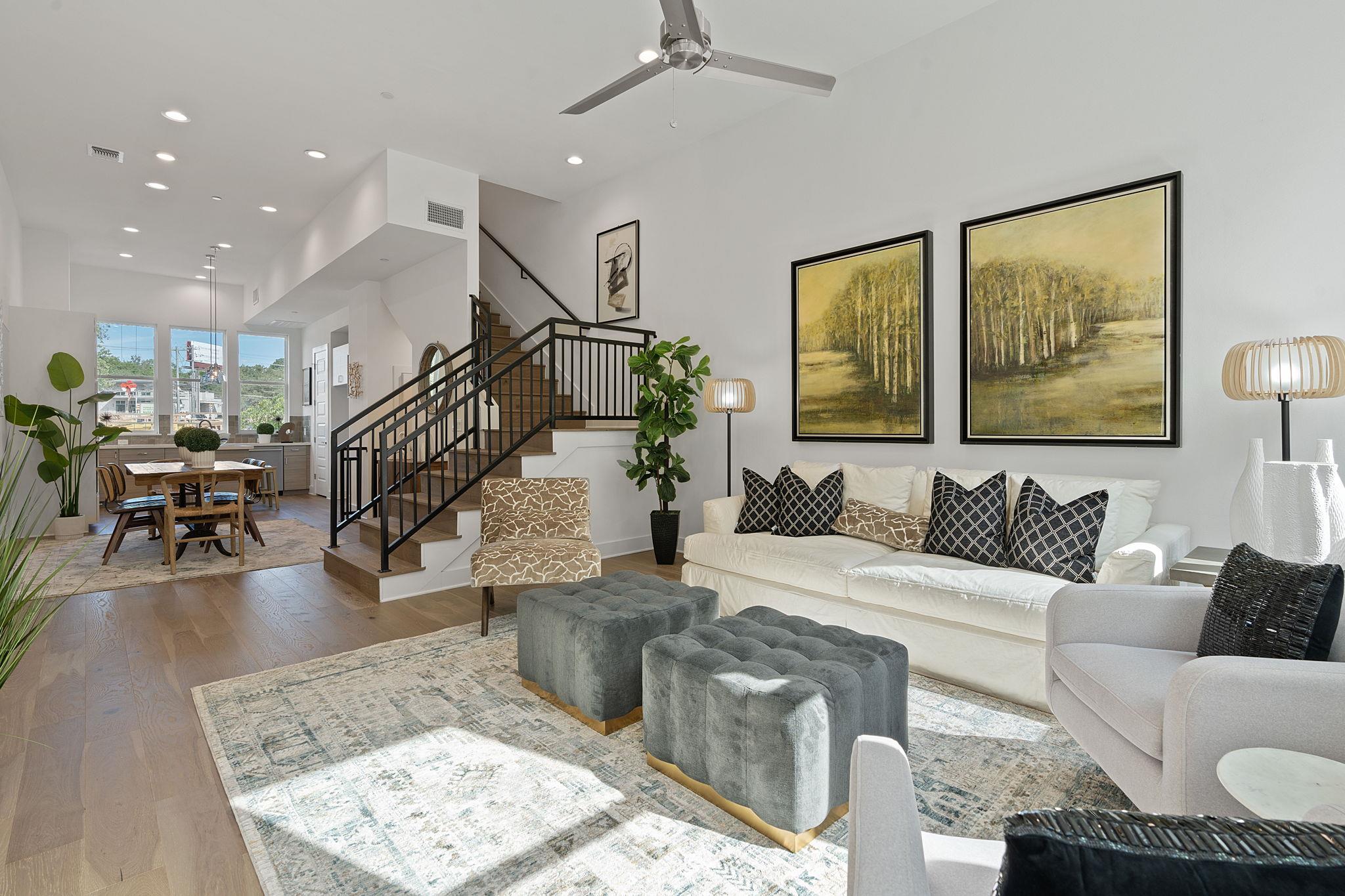 Foto del anuncio 1 de 2505  Bluebonnet Ln  #3