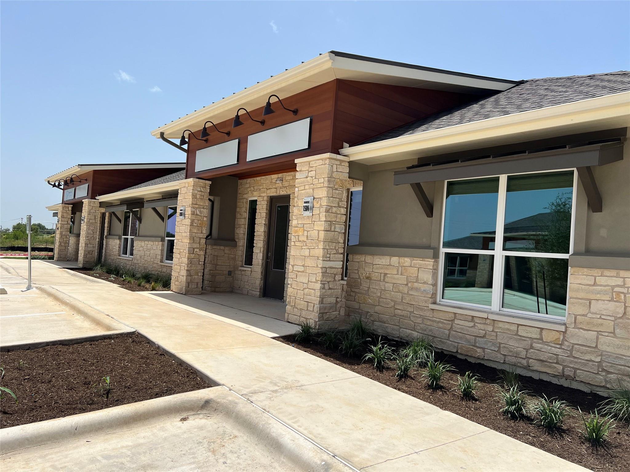 Listing photo 1 of 2951  FM 1460 None  #1504