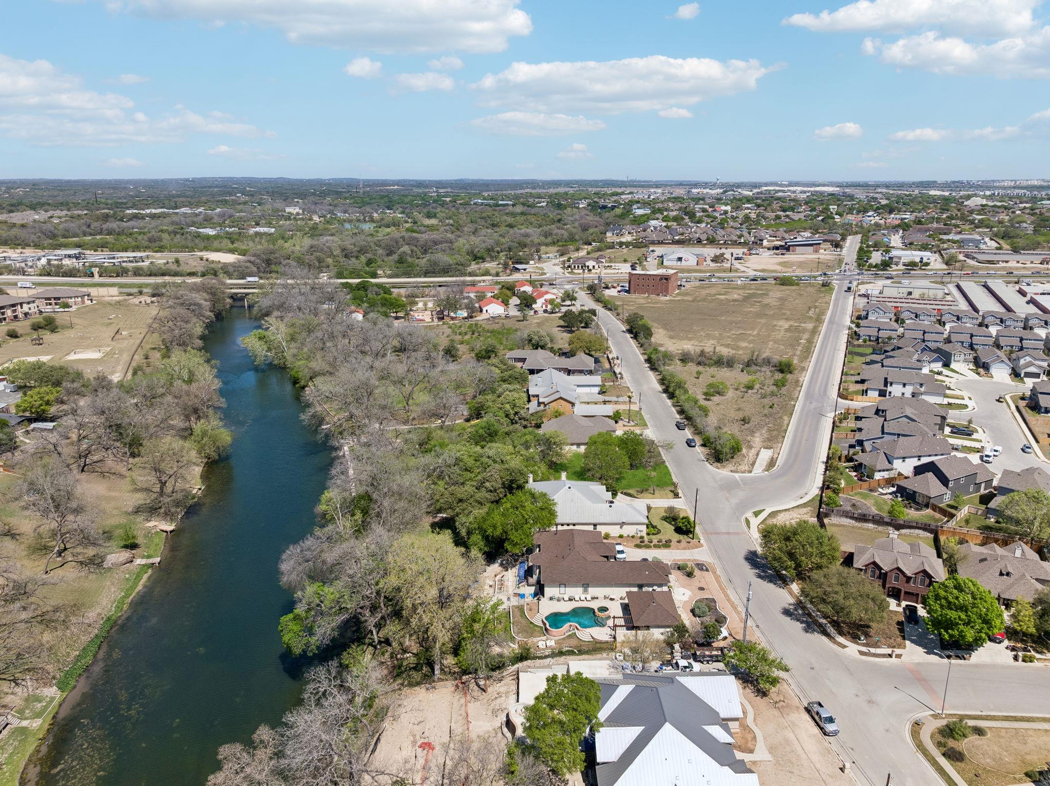 Listing photo 1 of 1049  River Ter