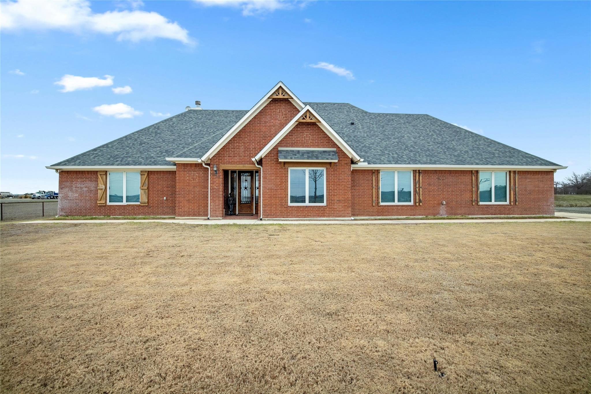 Listing photo 1 of 1800  County Road 305 None