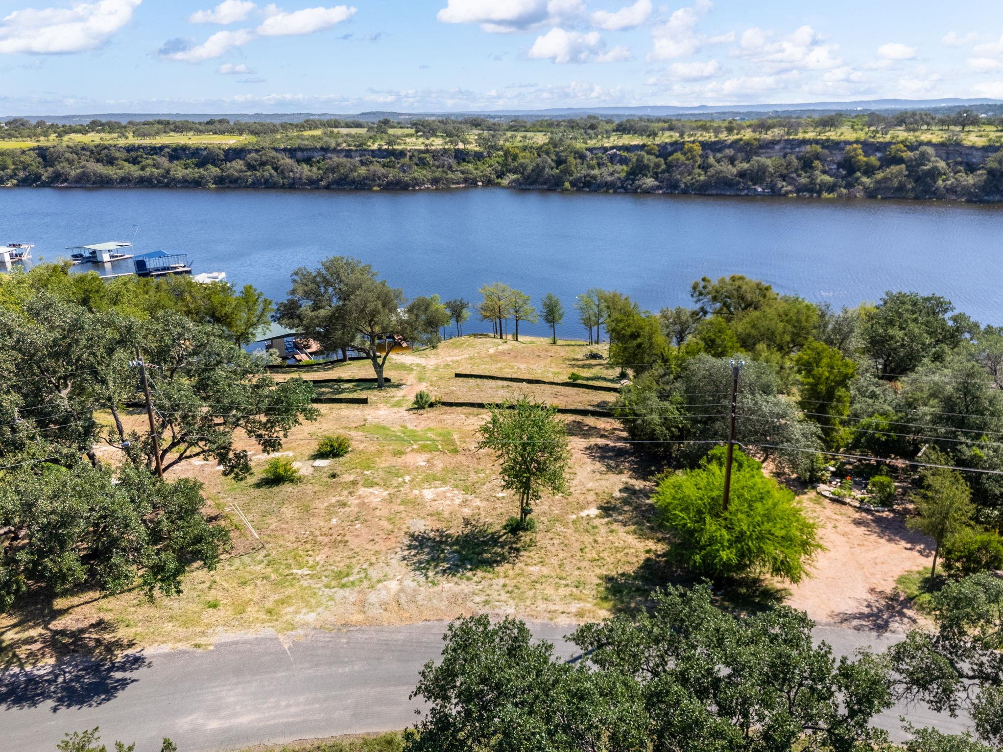 Listing photo 1 of 1013  Lake Shore Dr