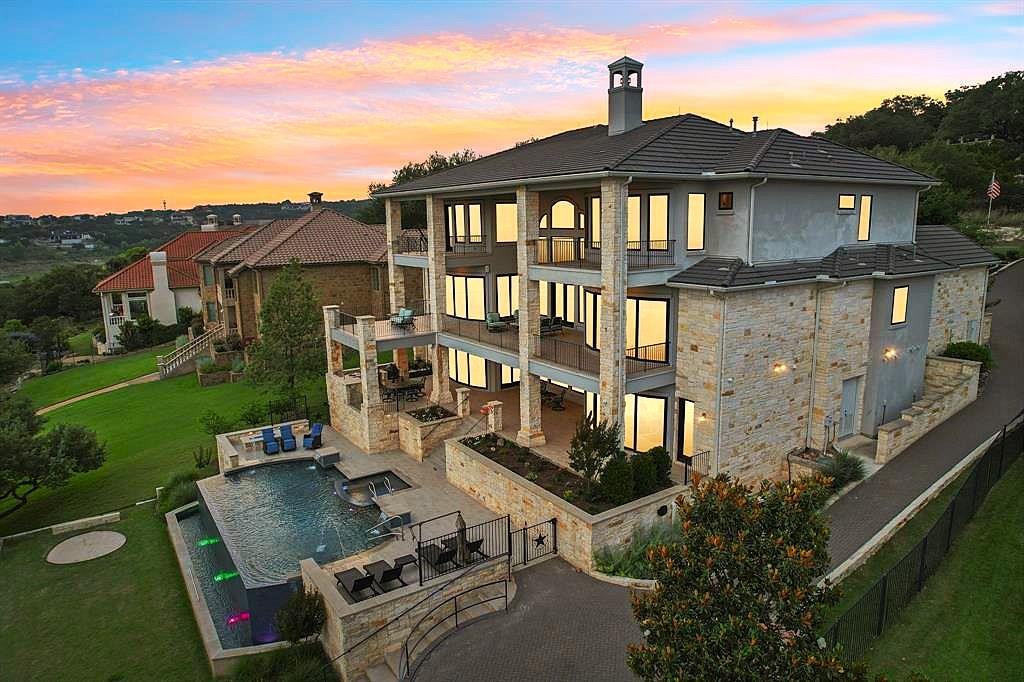 Listing photo 1 of 1353  Osprey Ridge Loop