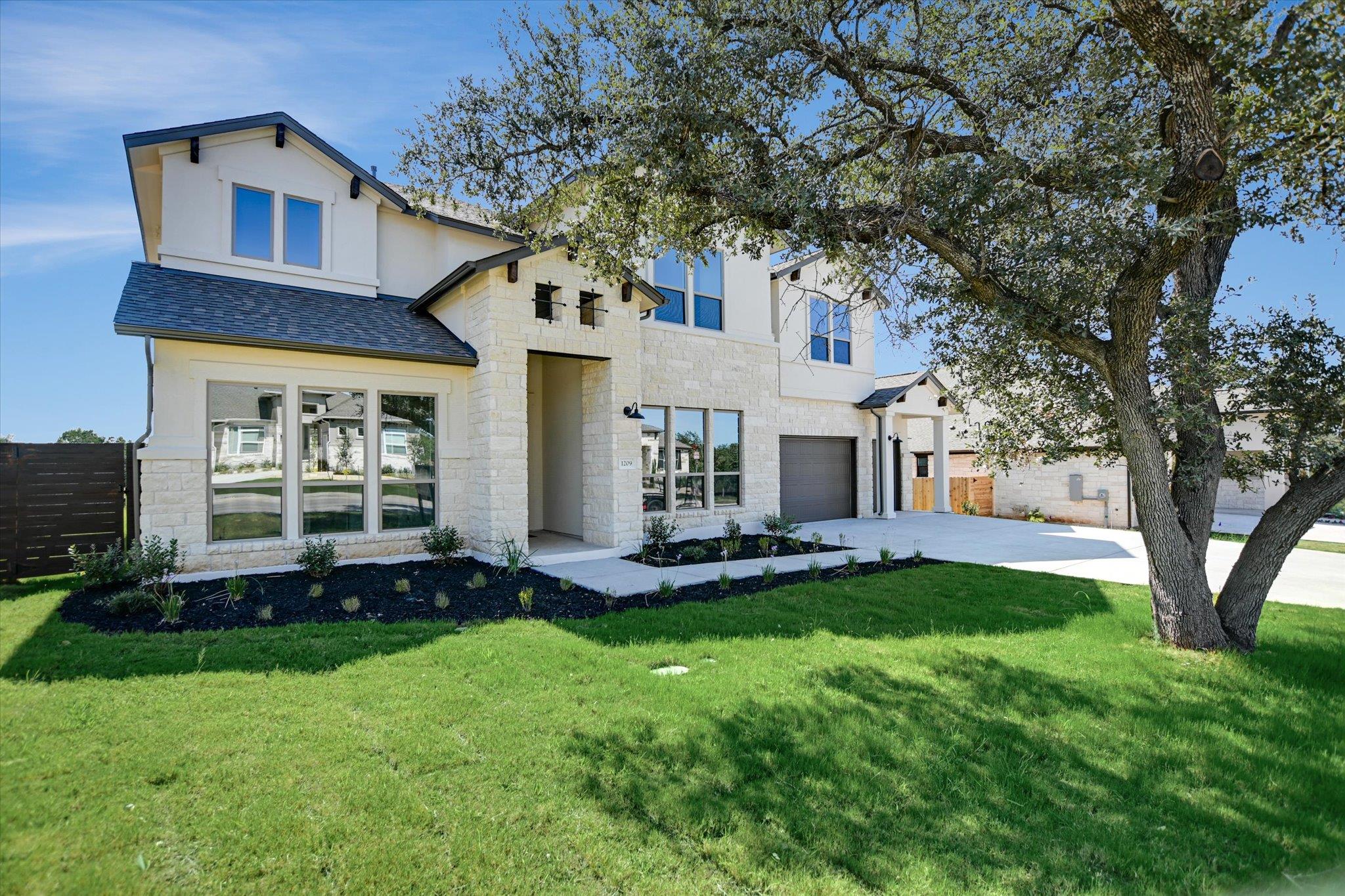 Listing photo 1 of 1209  Stormy Dr