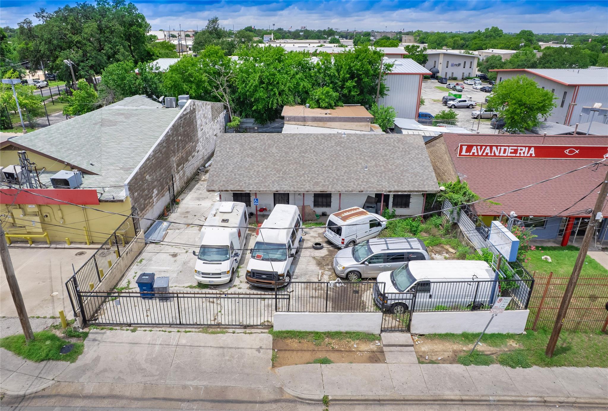 Listing photo 1 of 8212  Georgian Dr