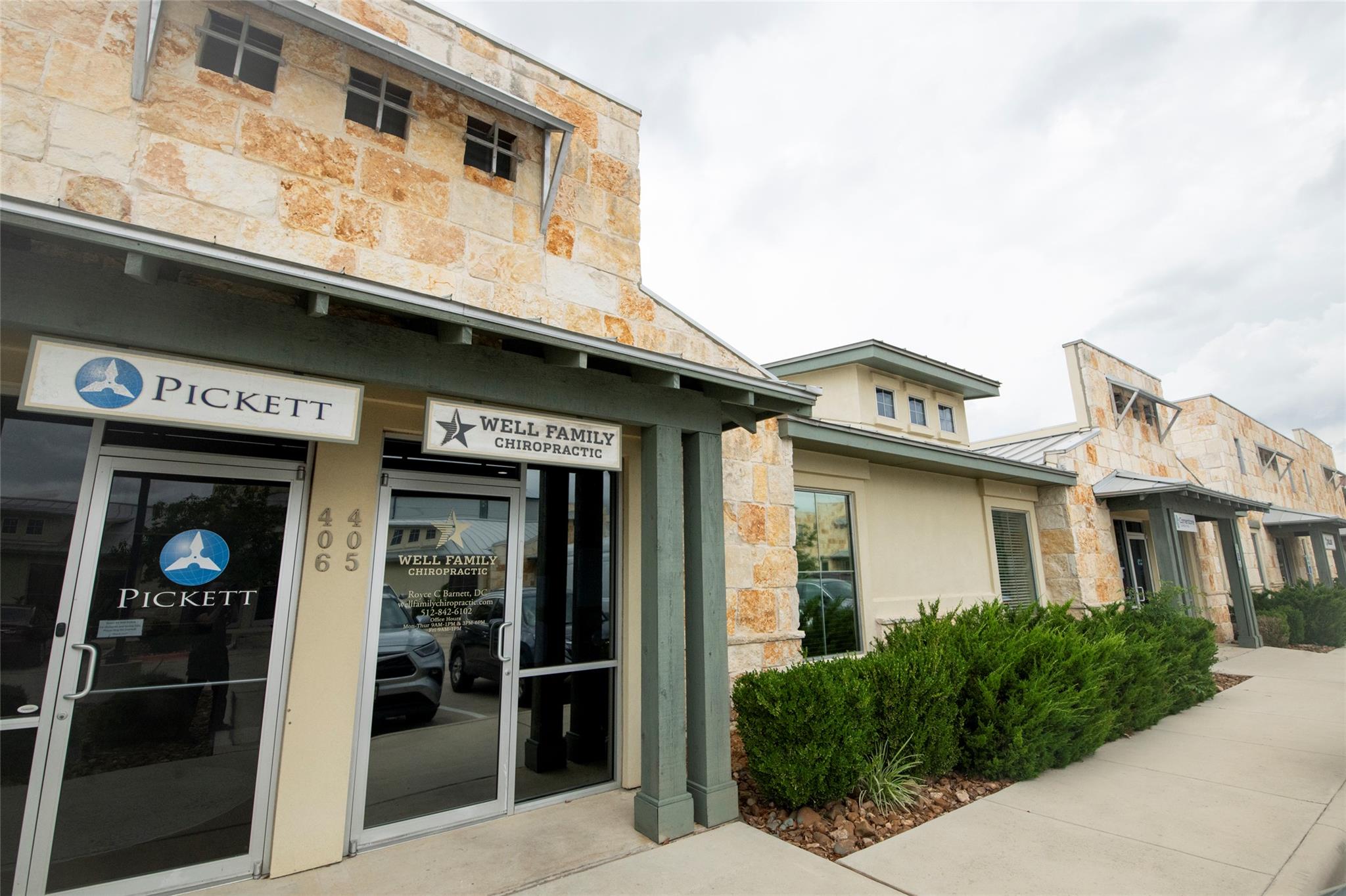 Listing photo 1 of 1913  Dutton Dr  #405
