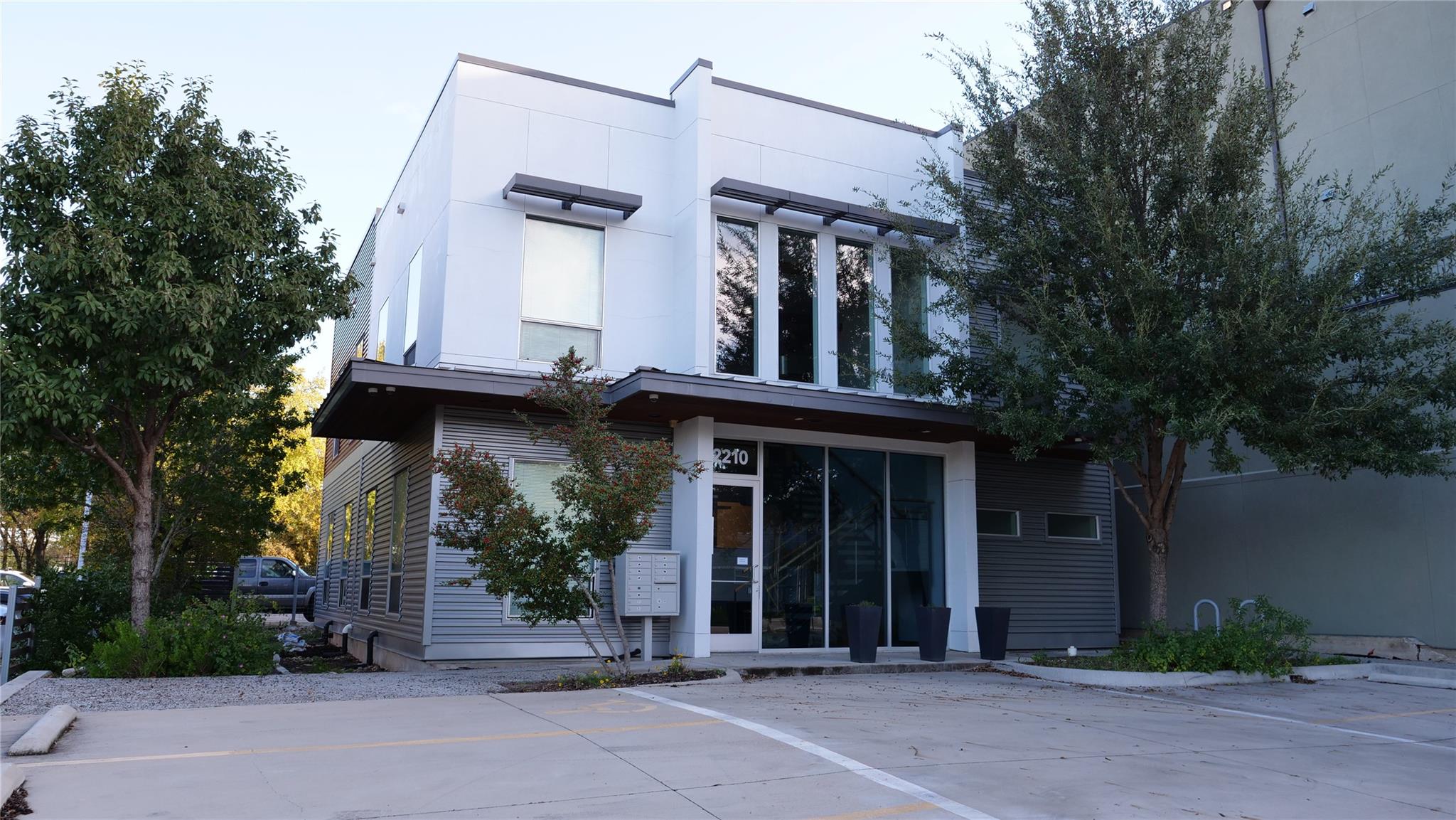 Listing photo 1 of 2210  Western Trails Blvd