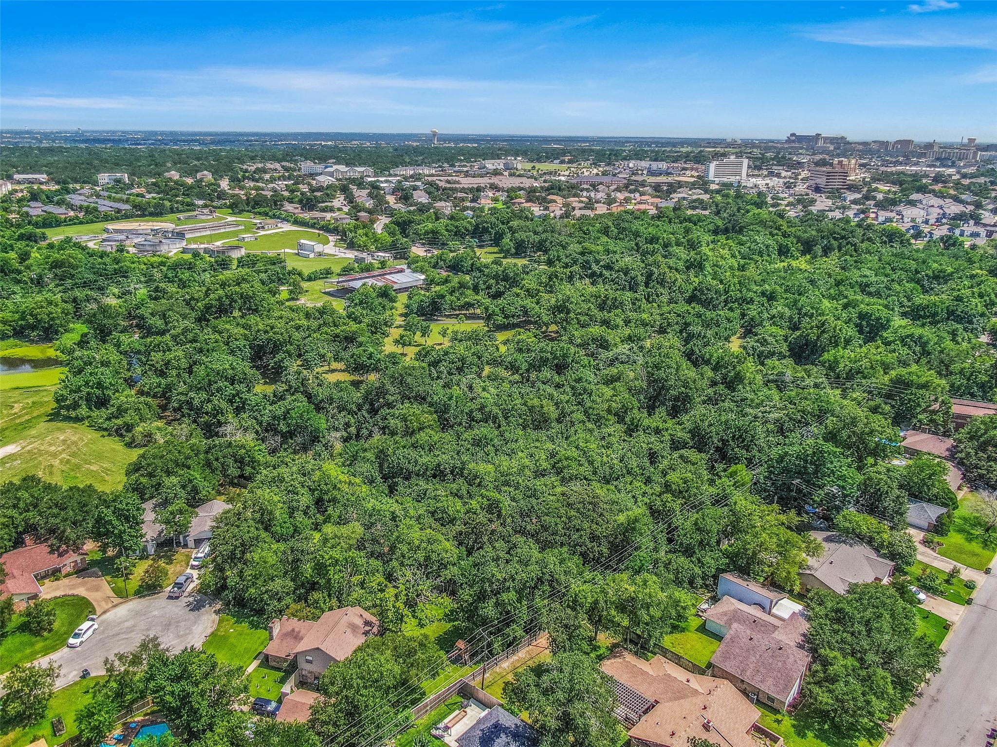 Listing photo 1 of 3814  Valley Oaks Dr
