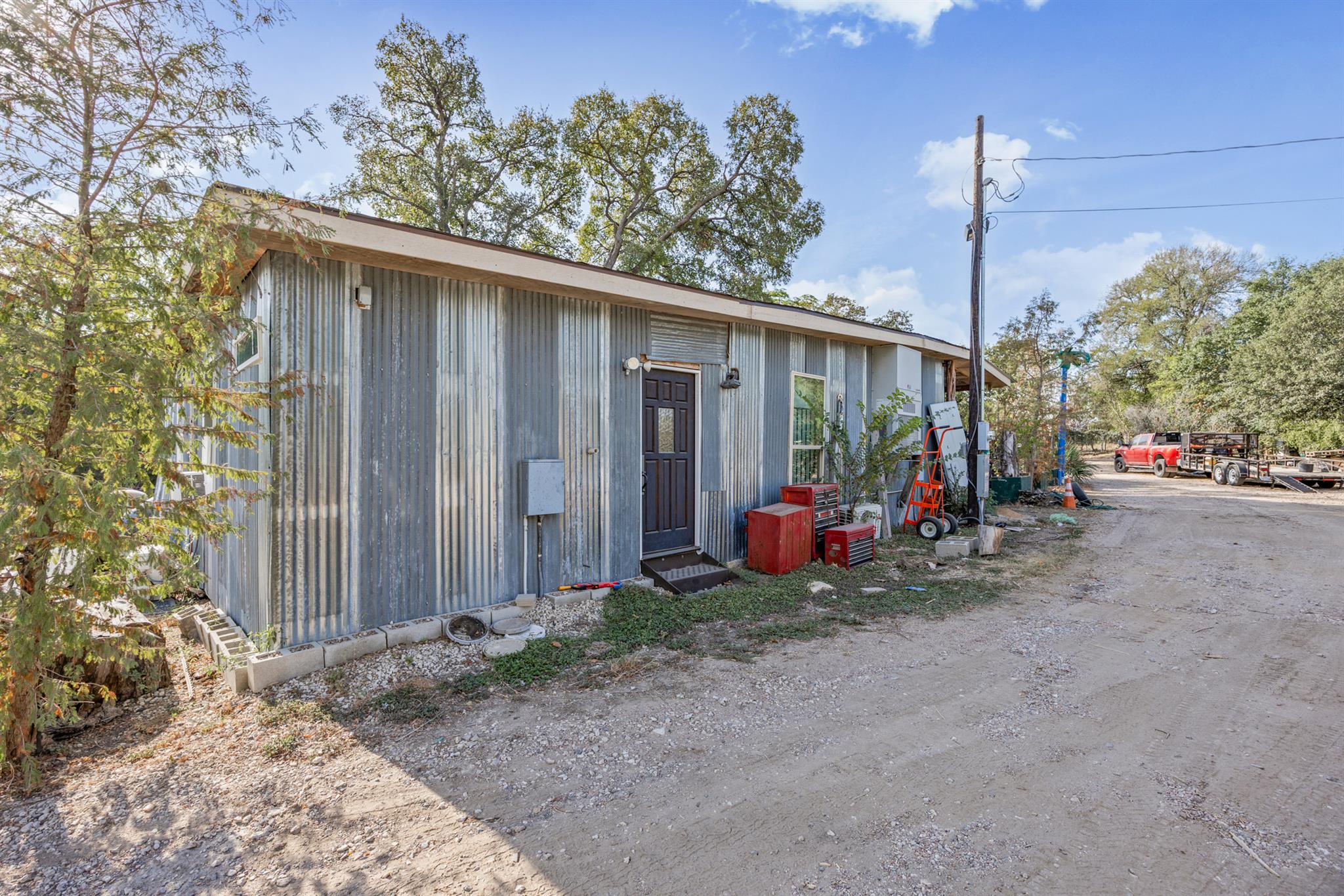 Listing photo 1 of 6400  Wilcab Rd