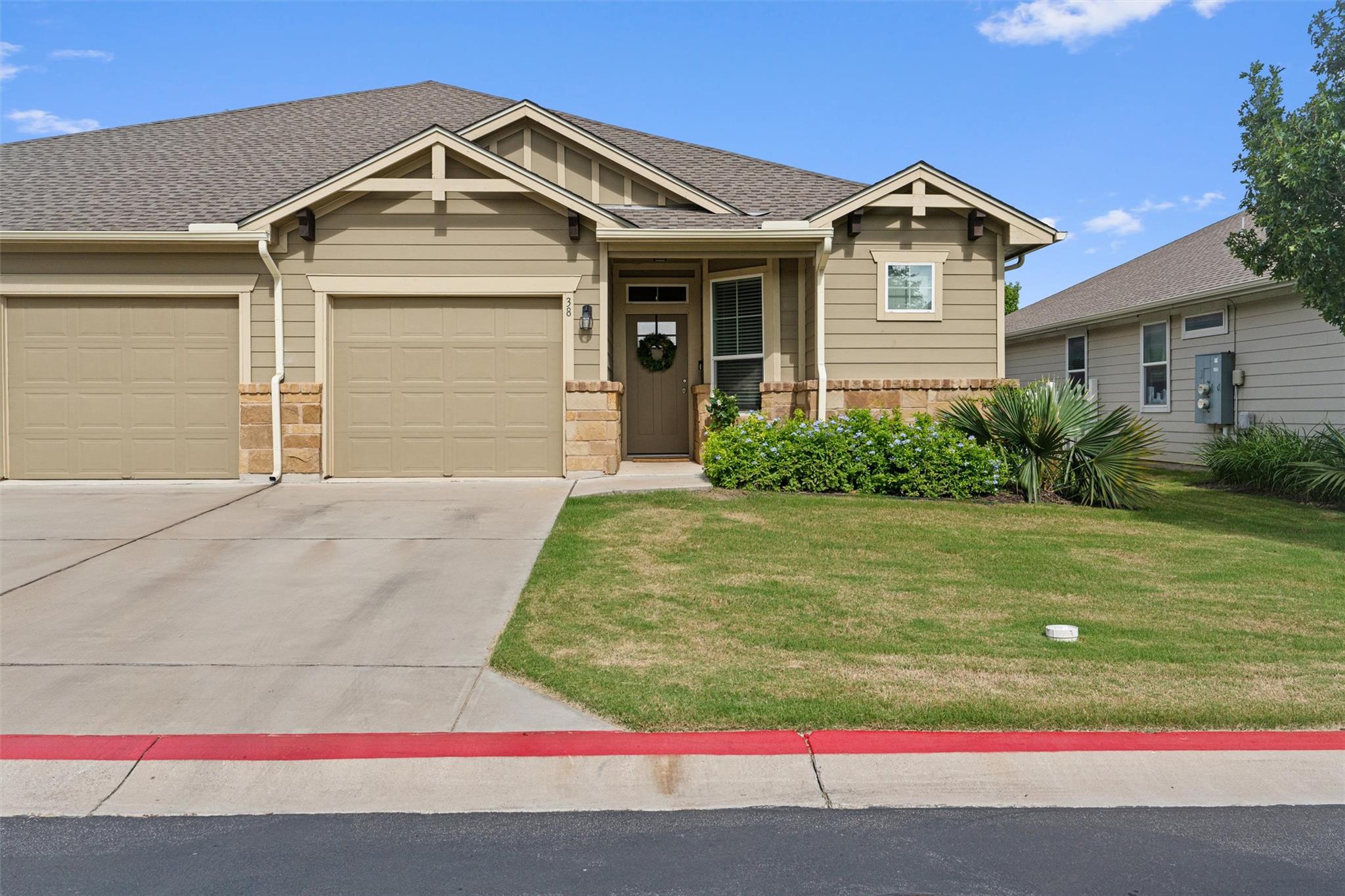 Listing photo 1 of 1701  Logan Dr  #38