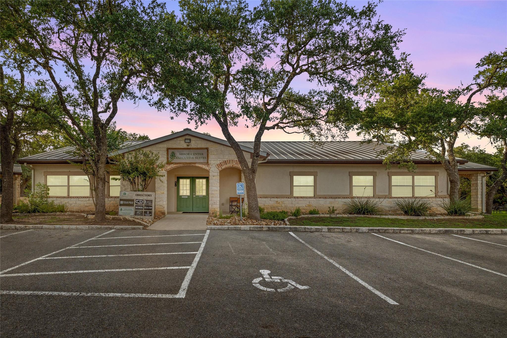 Listing photo 1 of 800 W Highway 290 None  #D
