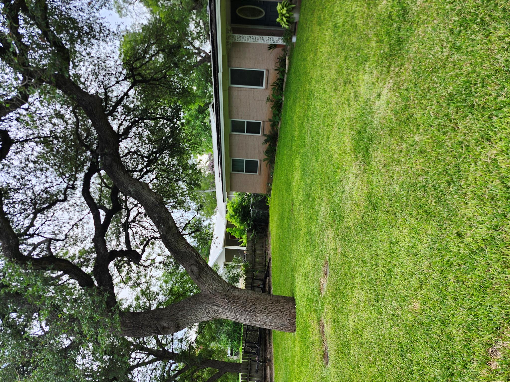 Listing photo 1 of 11702  Hornsby St