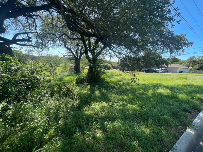 Listing photo 1 of 700 S Rhomberg St
