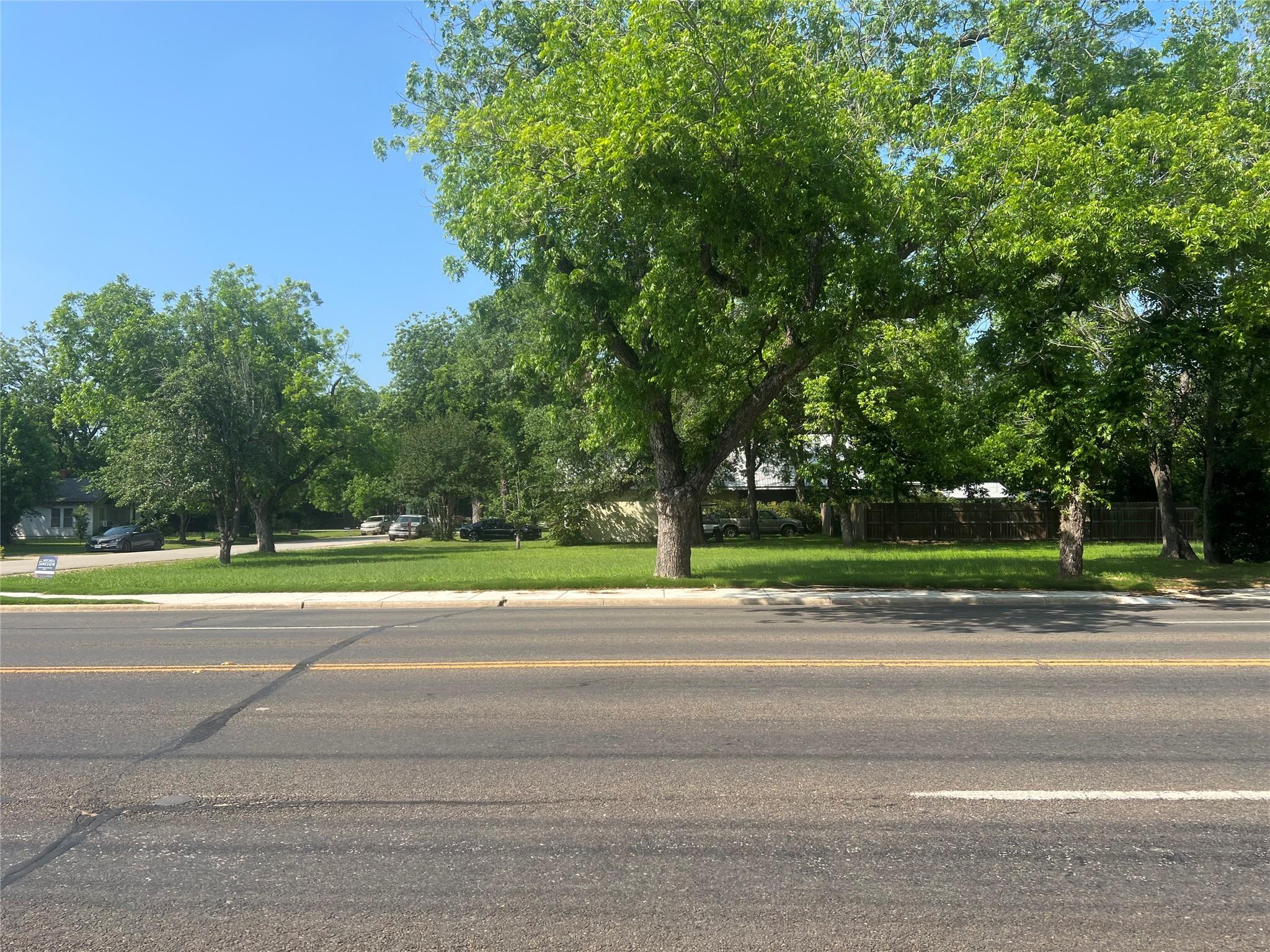 Listing photo 1 of 300  Turney St